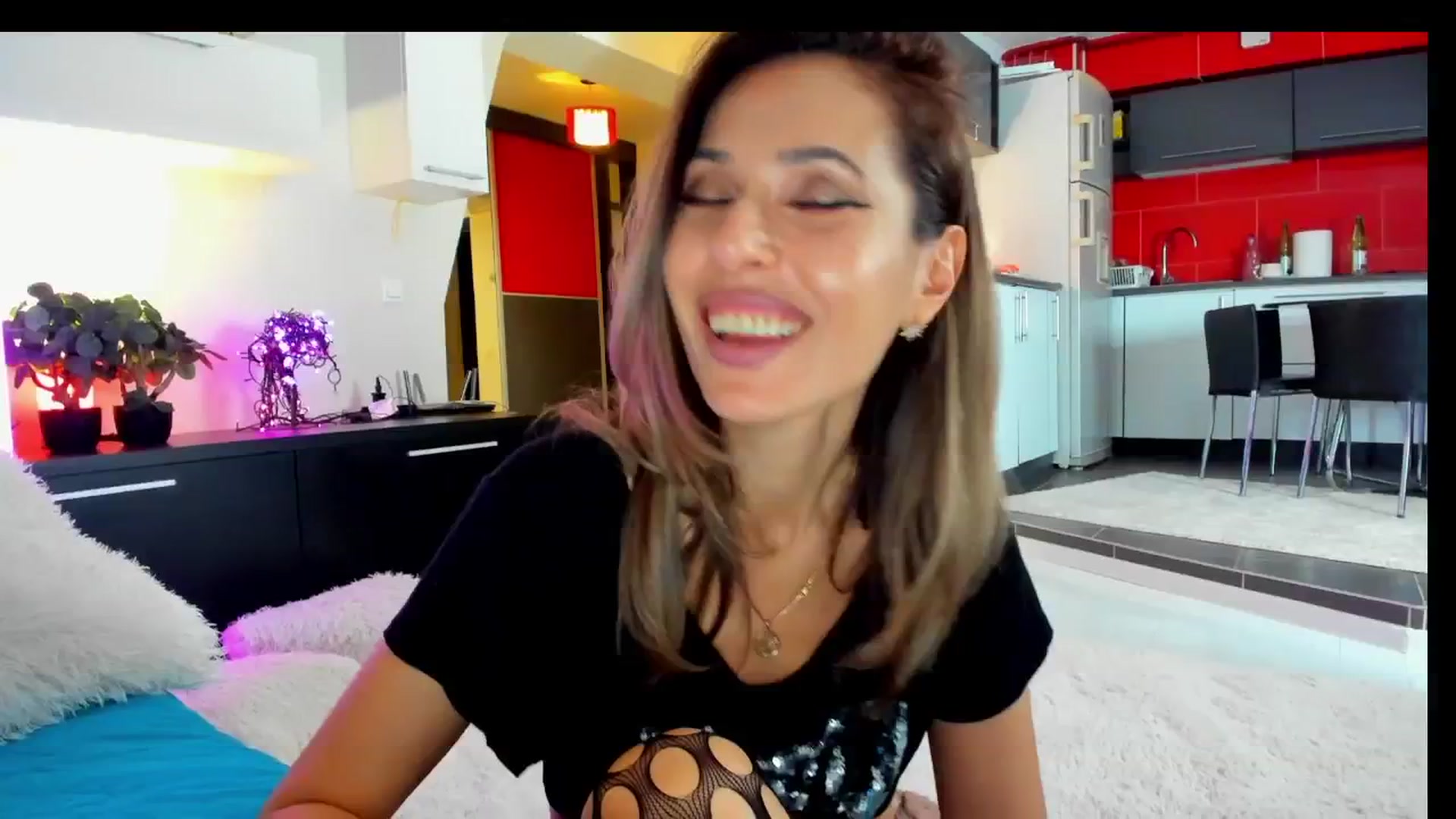 Gallery image thumbnail from ThriveInDrama's myfreecams stream on, 03/21/2025, 02:39 image 10 of 20