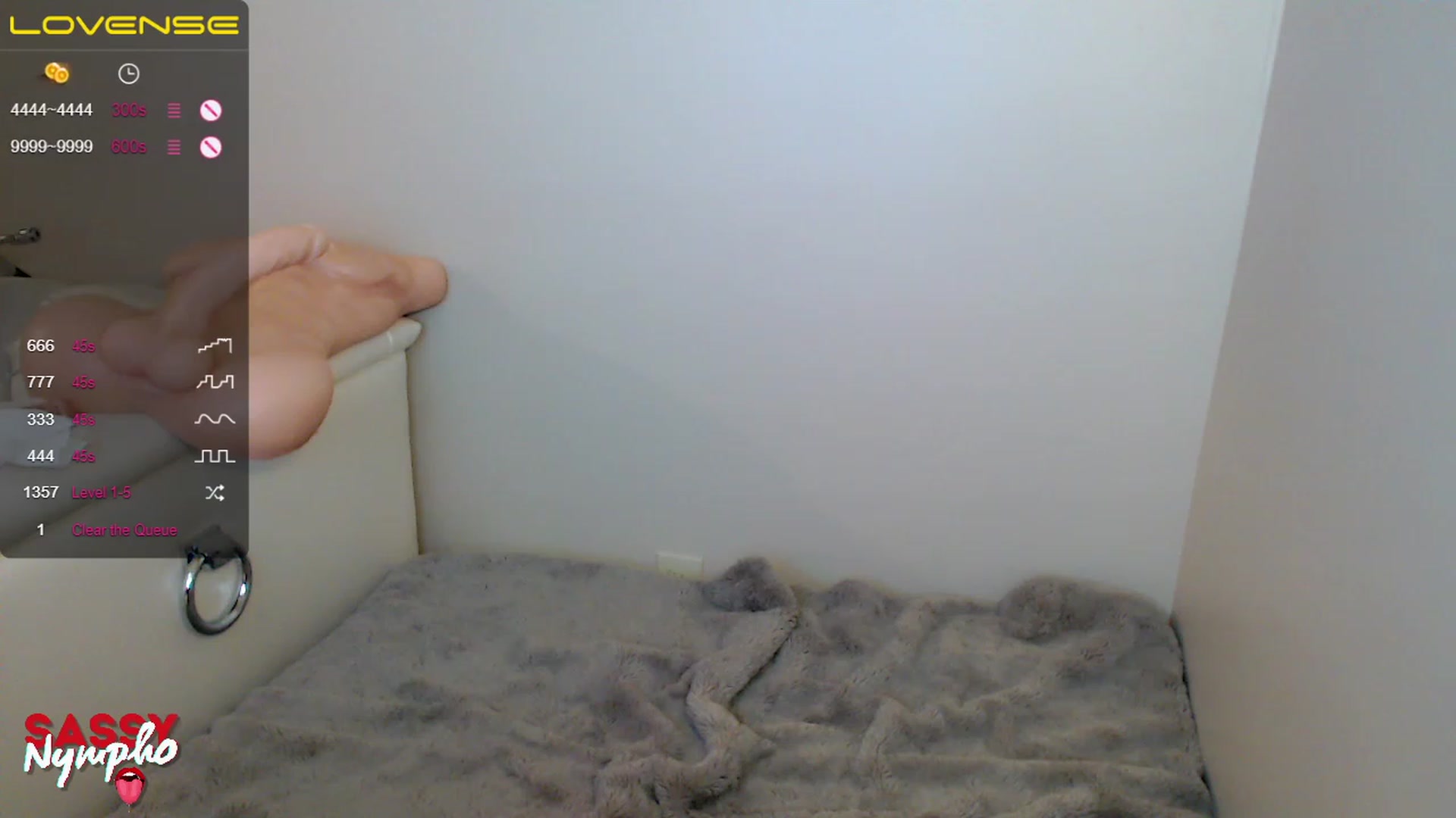 Gallery image thumbnail from Throat_GoatXx's myfreecams stream on, 04/29/2023, 17:25 image 9 of 20