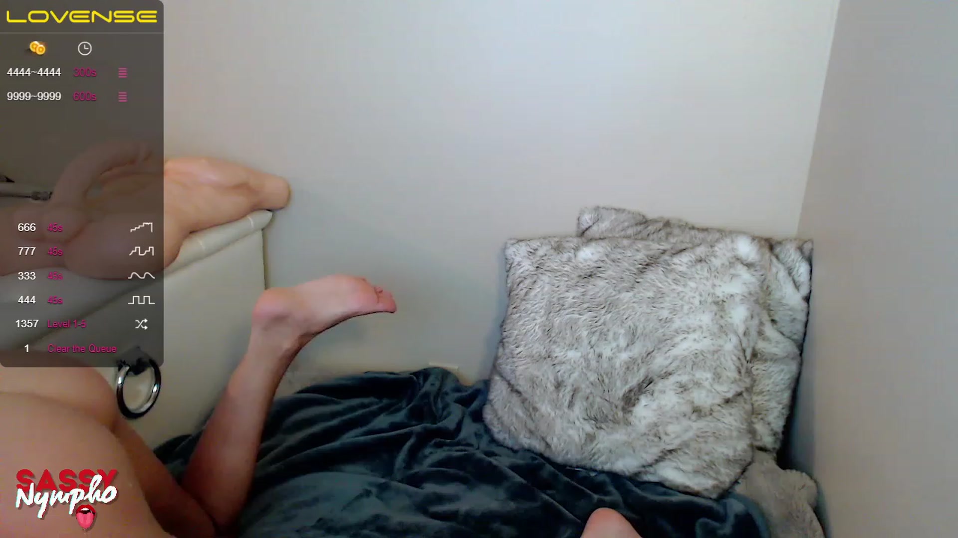 Gallery image thumbnail from Throat_GoatXx's myfreecams stream on, 04/29/2023, 17:25 image 17 of 20