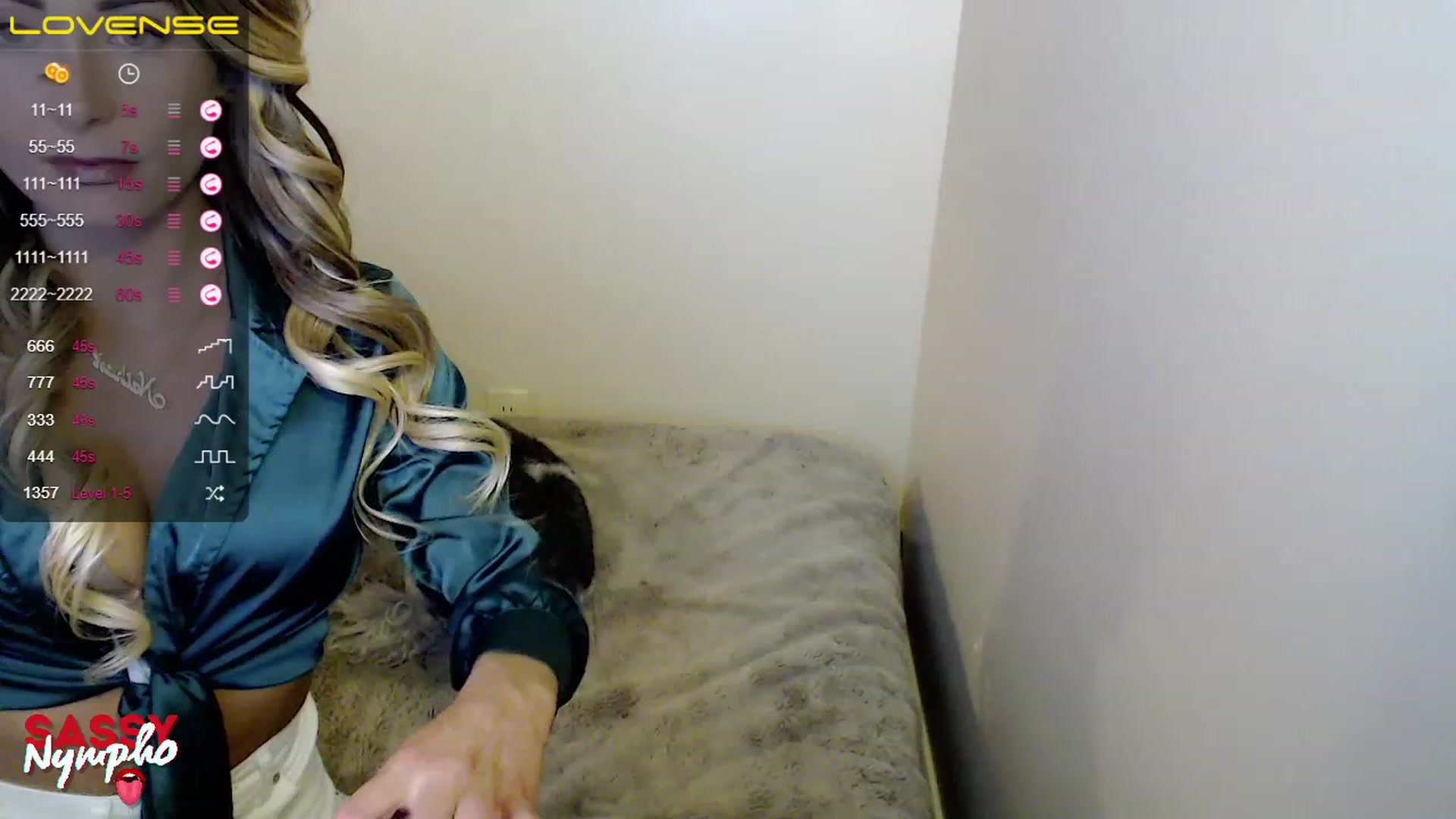Gallery image thumbnail from Throat_GoatXx's myfreecams stream on, 05/06/2023, 10:39 image 15 of 20