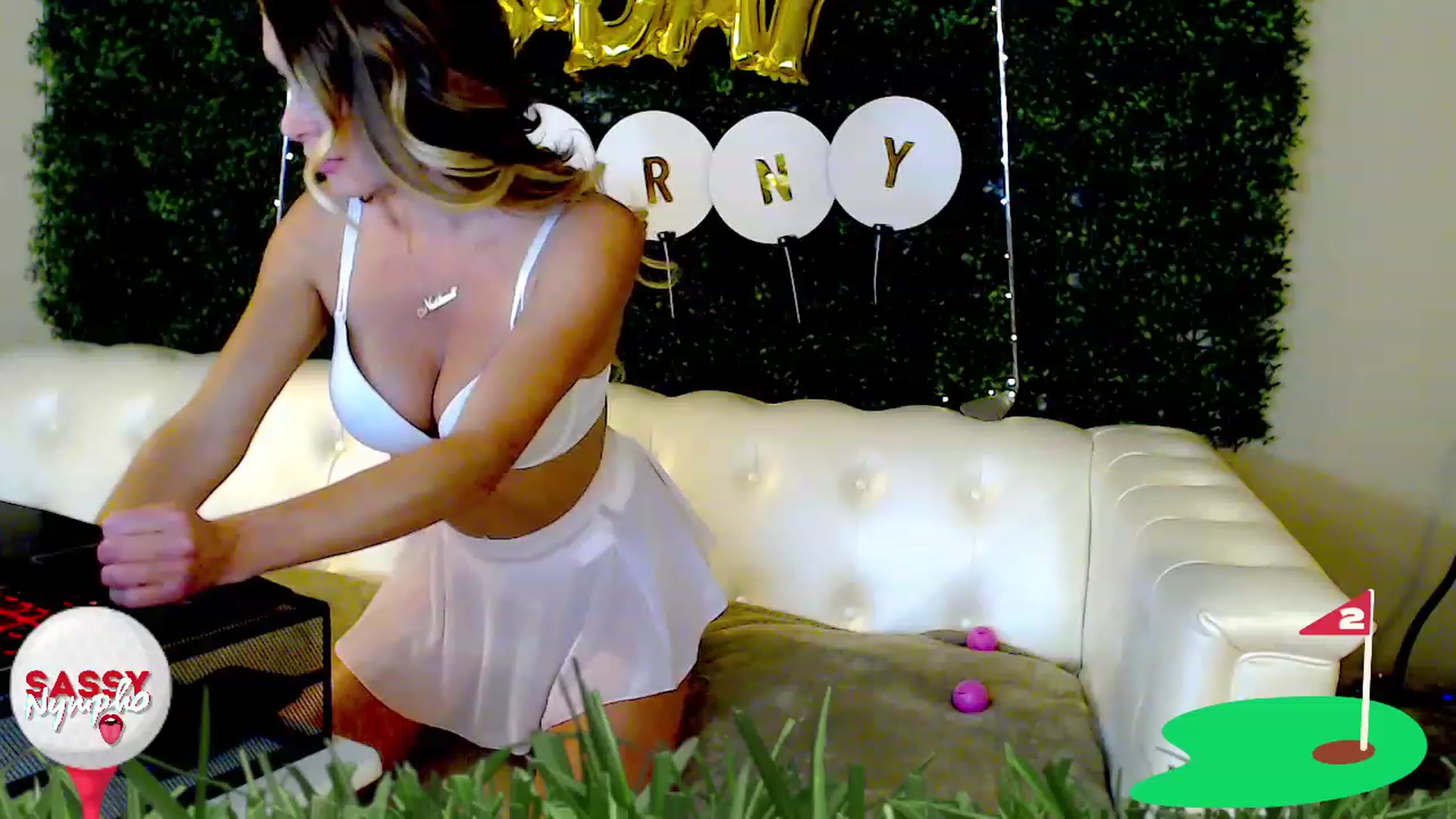 Gallery image thumbnail from Throat_GoatXx's myfreecams stream on, 05/13/2023, 16:27 image 2 of 20