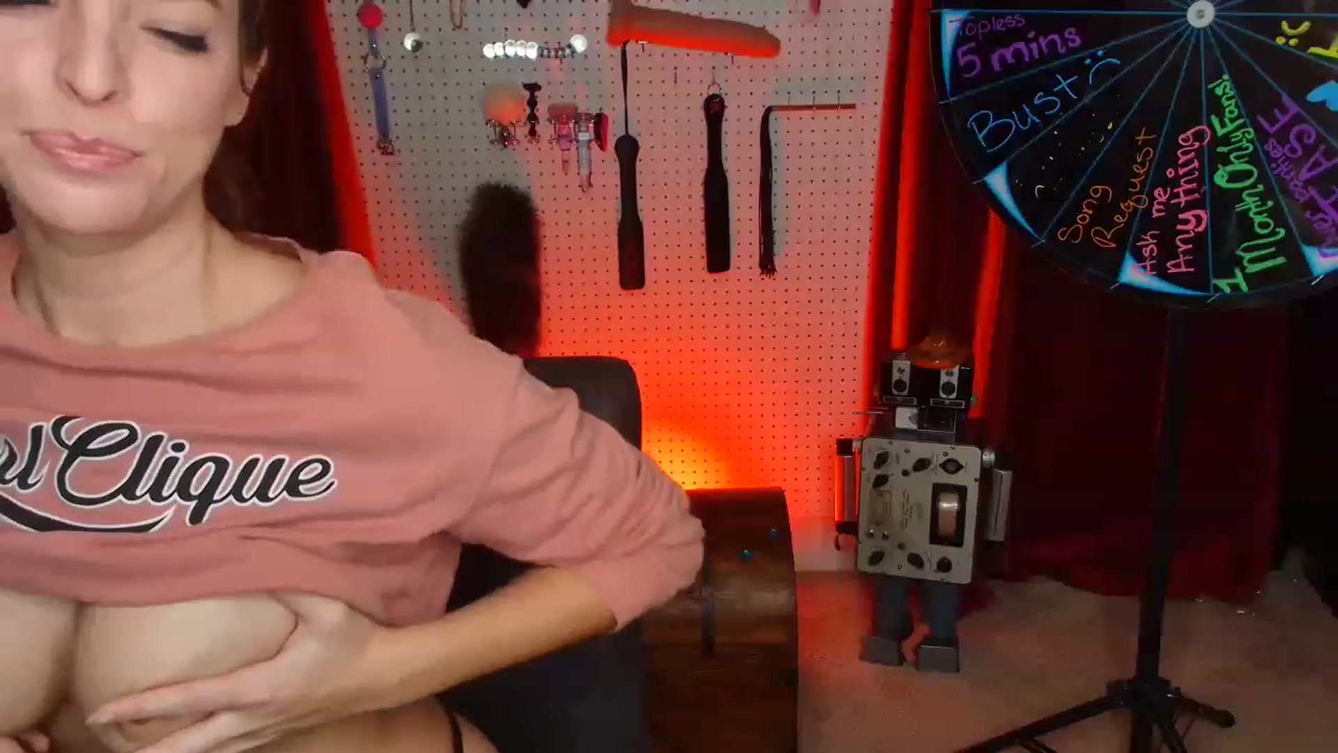 Gallery image thumbnail from ThunderKitten's myfreecams stream on, 12/01/2022, 10:11 image 16 of 20