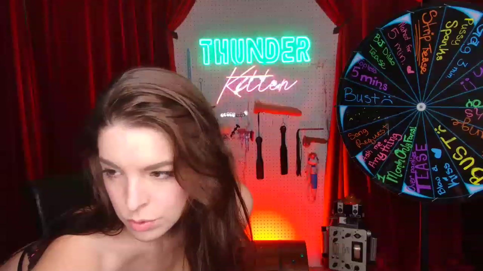 Gallery image thumbnail from ThunderKitten's myfreecams stream on, 12/06/2022, 11:21 image 14 of 20