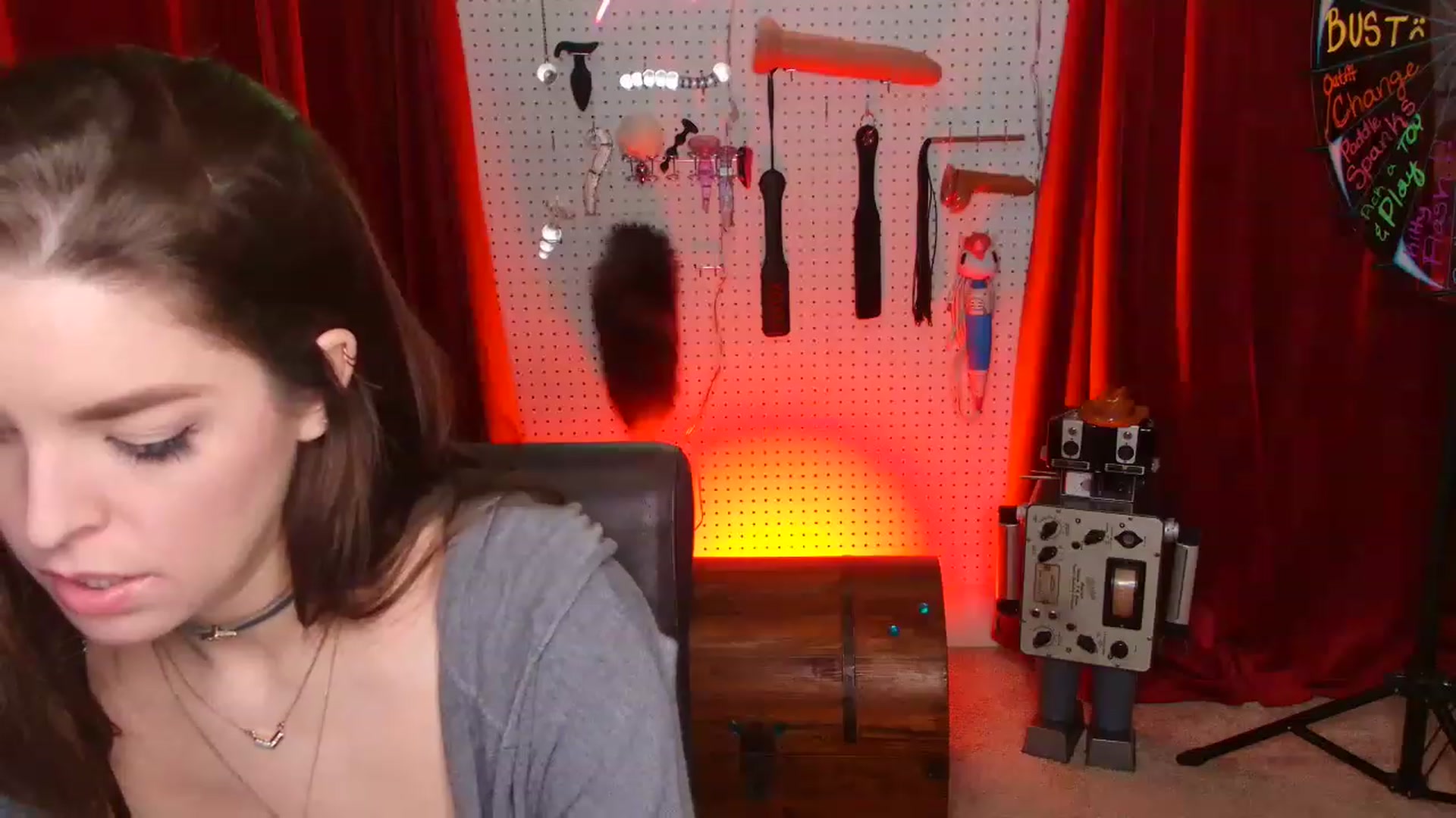 Gallery image thumbnail from ThunderKitten's myfreecams stream on, 12/08/2022, 09:07 image 12 of 20