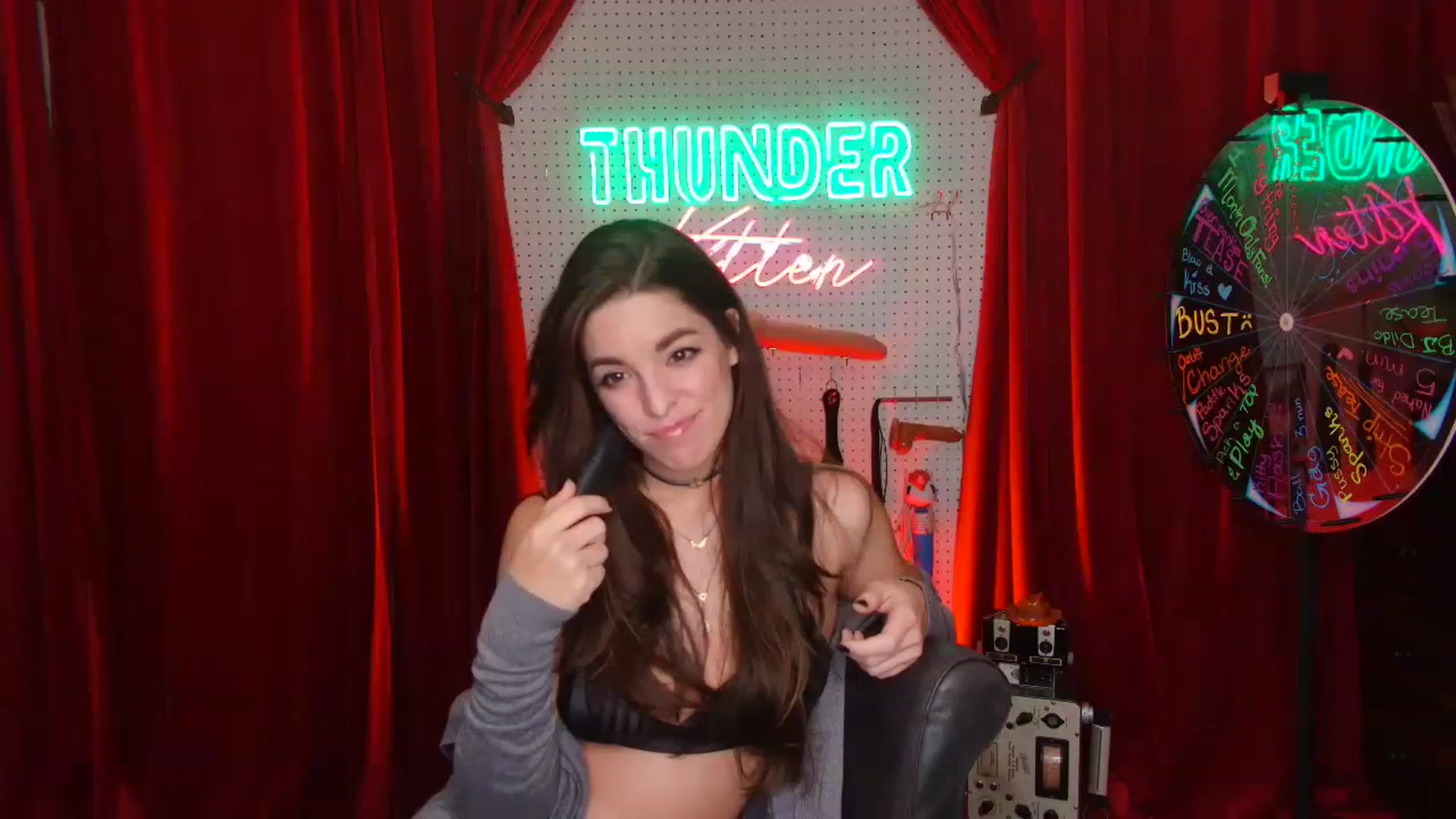 Gallery image thumbnail from ThunderKitten's myfreecams stream on, 12/08/2022, 09:07 image 17 of 20