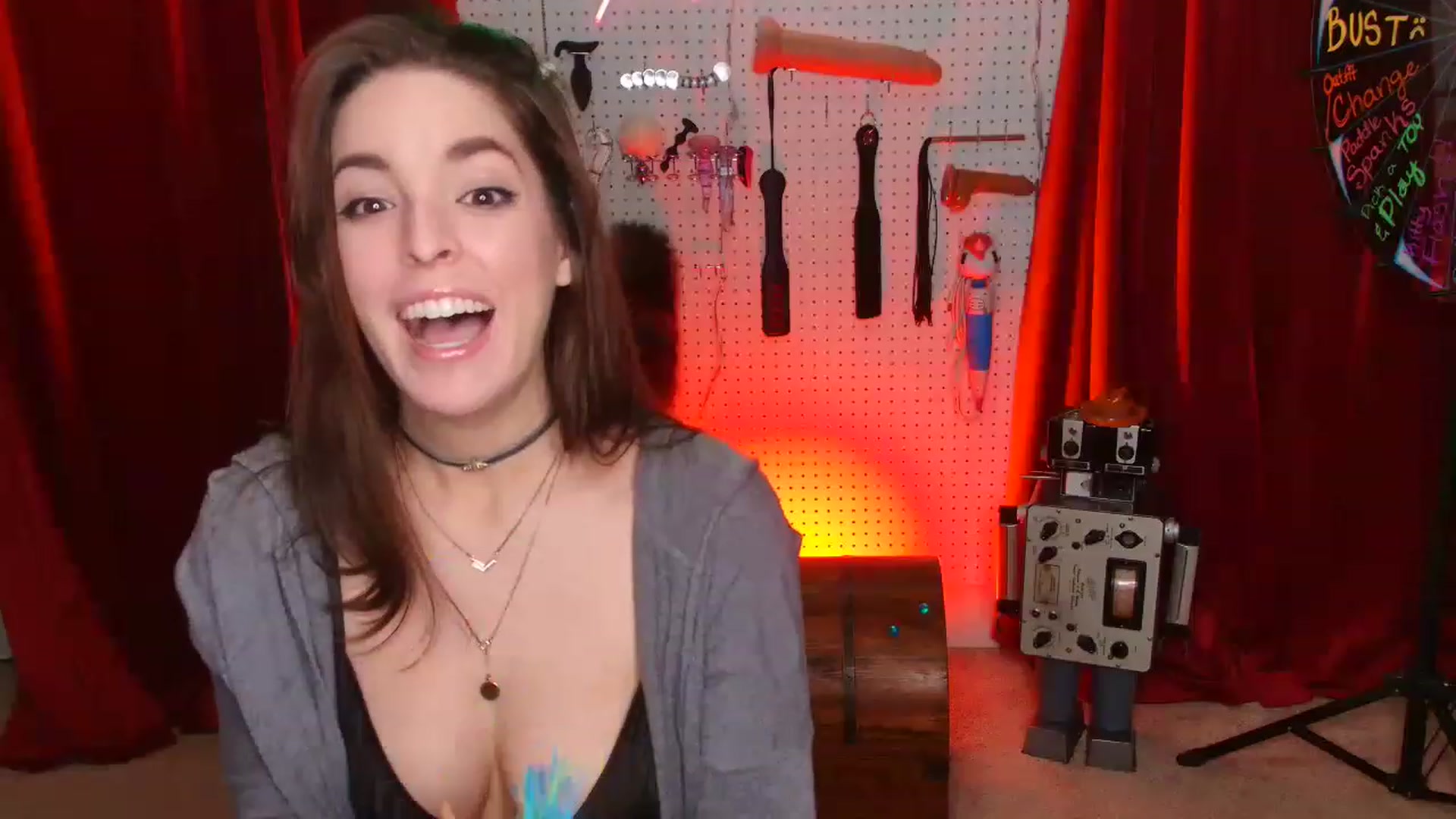 Gallery image thumbnail from ThunderKitten's myfreecams stream on, 12/08/2022, 09:07 image 11 of 20