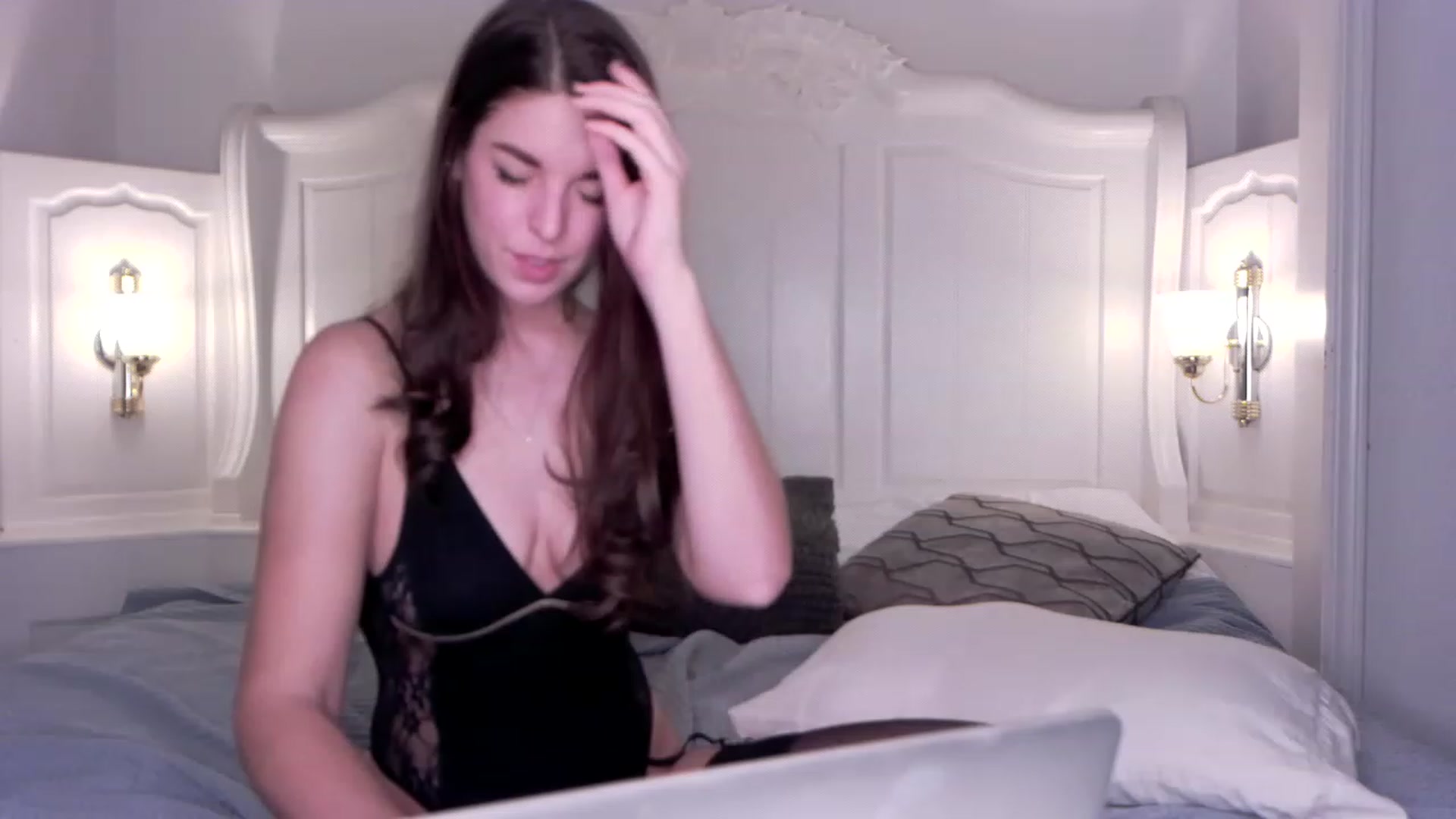 Gallery image thumbnail from ThunderKitten's myfreecams stream on, 12/16/2022, 07:37 image 17 of 20
