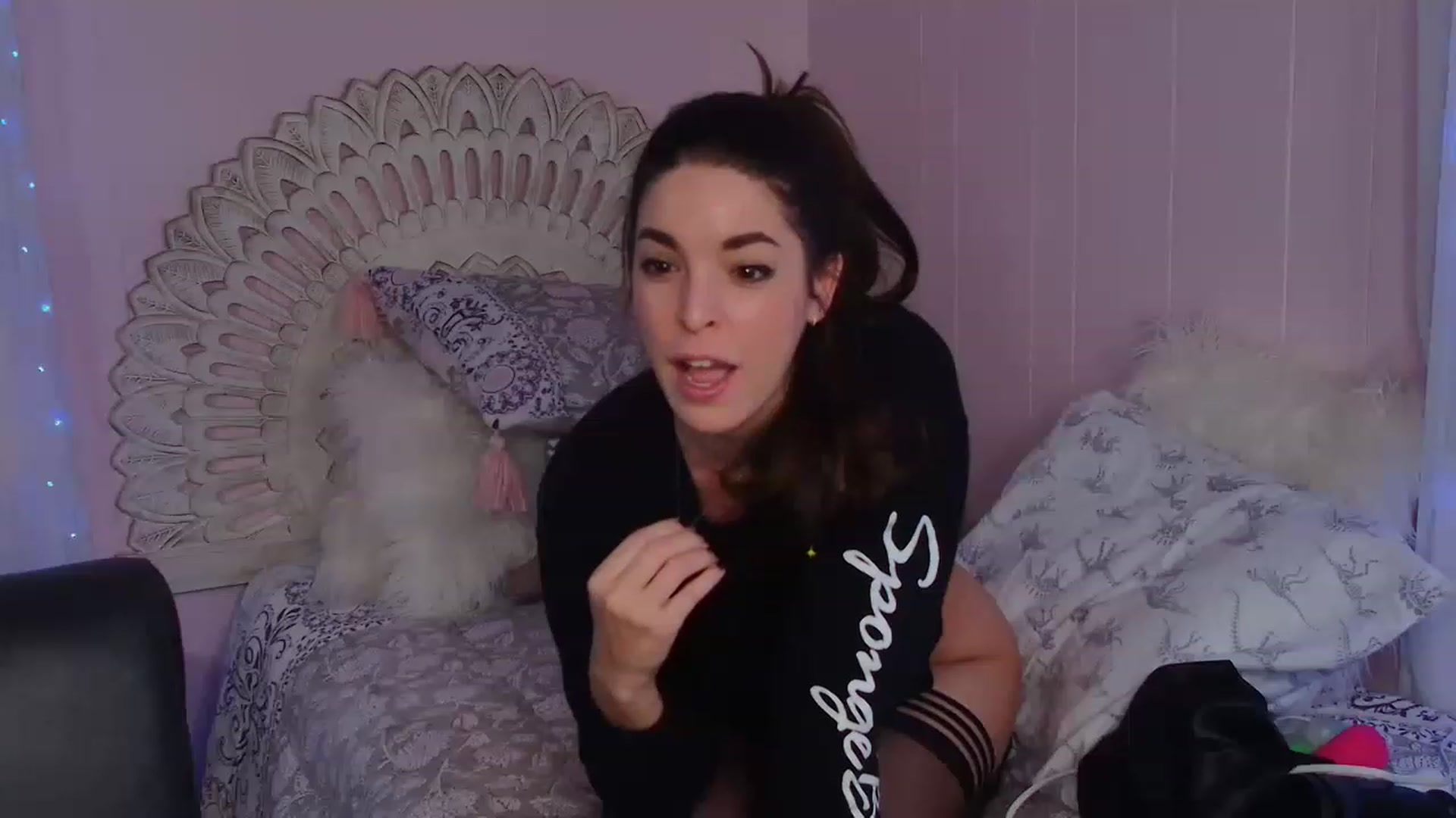 Gallery image thumbnail from ThunderKitten's myfreecams stream on, 12/17/2022, 07:30 image 20 of 20
