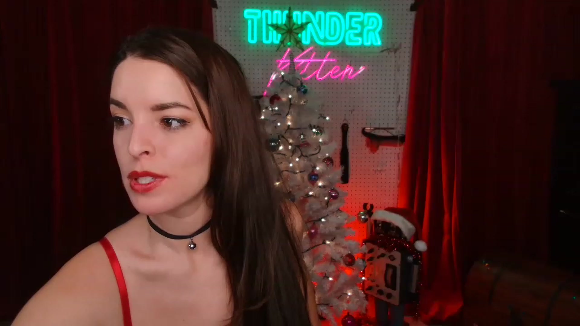 Gallery image thumbnail from ThunderKitten's myfreecams stream on, 12/21/2022, 11:02 image 16 of 20