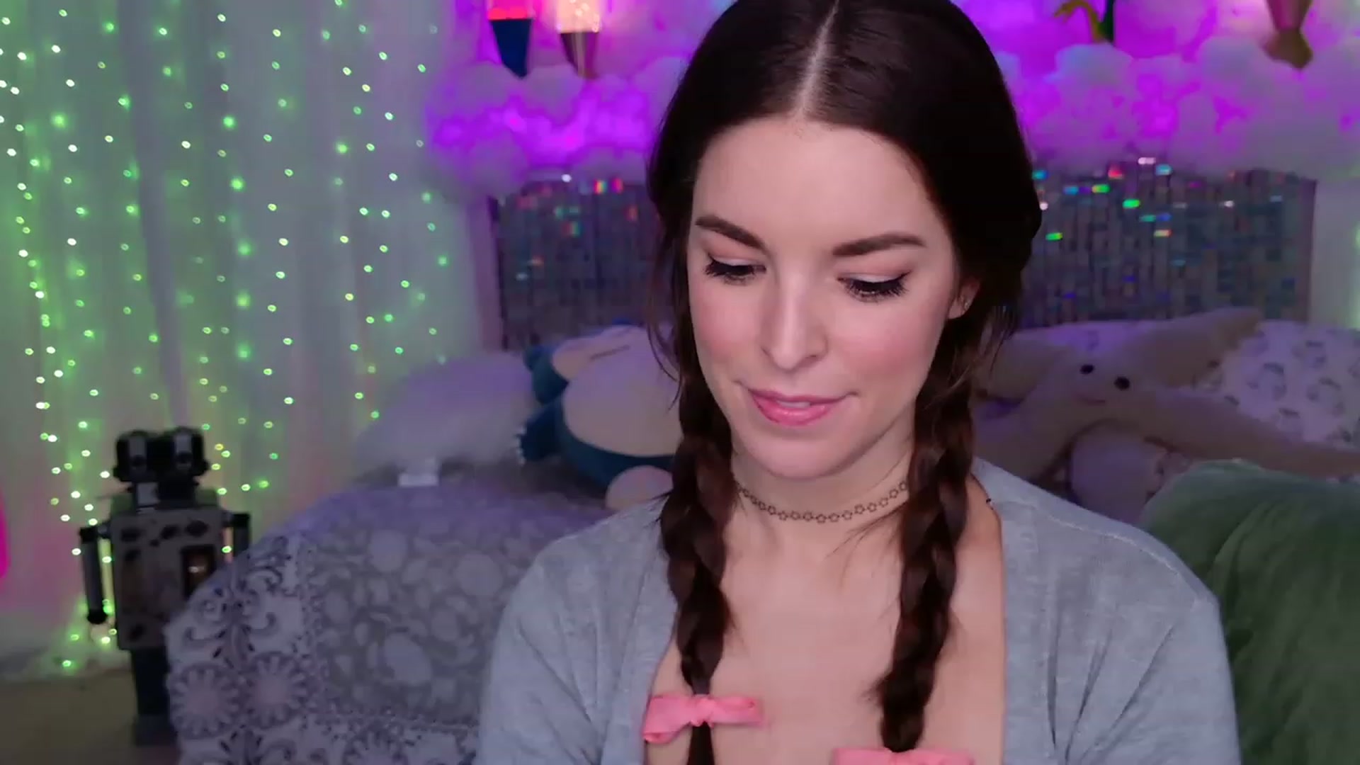 Gallery image thumbnail from ThunderKitten's myfreecams stream on, 08/08/2023, 05:47 image 15 of 20