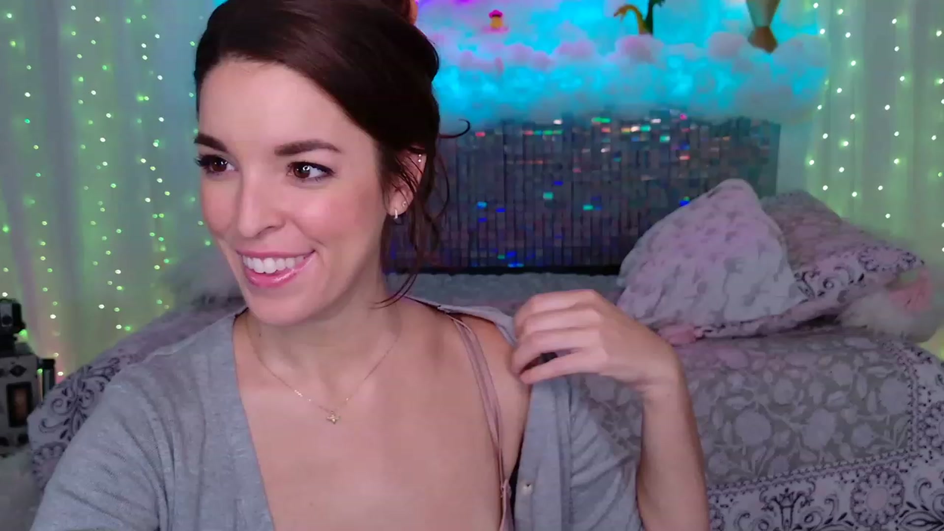 Gallery image thumbnail from ThunderKitten's myfreecams stream on, 08/24/2023, 08:47 image 11 of 20