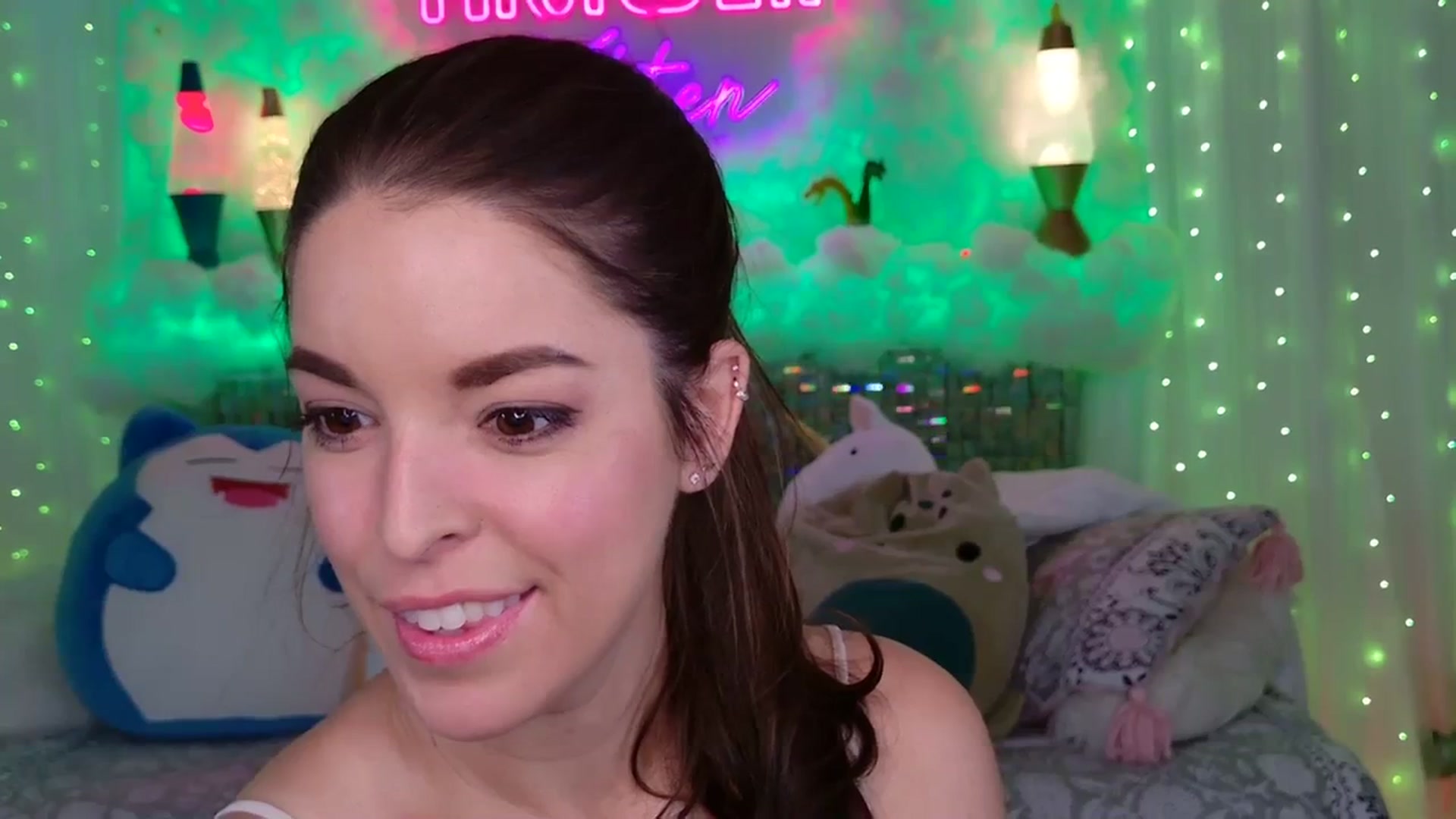 Gallery image thumbnail from ThunderKitten's myfreecams stream on, 10/04/2023, 06:20 image 10 of 20