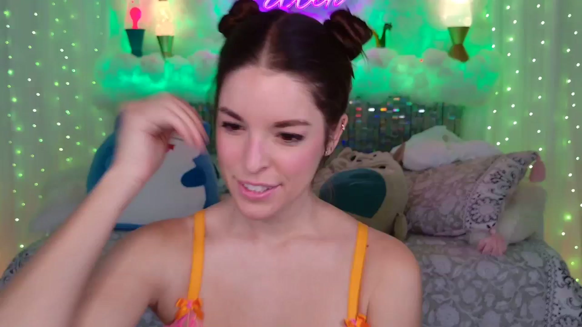 Gallery image thumbnail from ThunderKitten's myfreecams stream on, 10/05/2023, 07:20 image 12 of 20