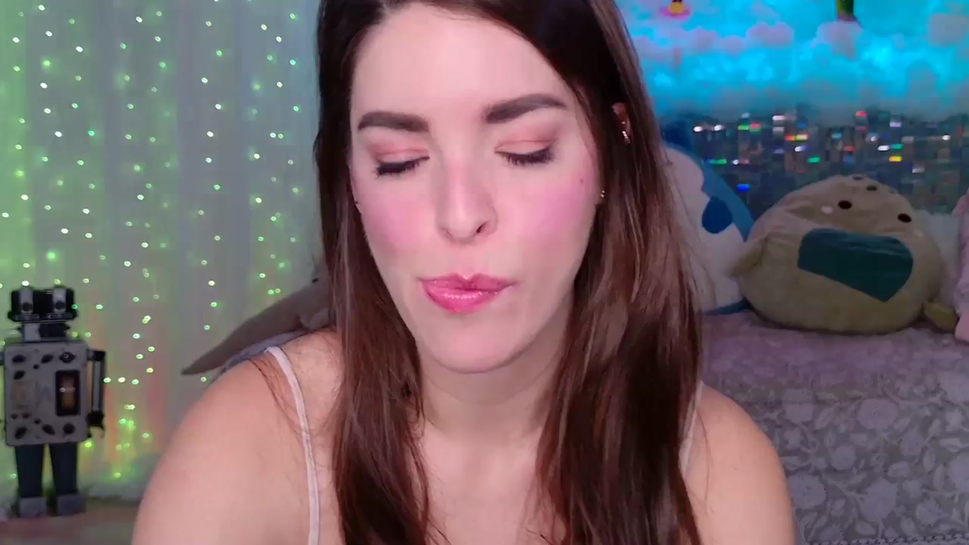 Gallery image thumbnail from ThunderKitten's myfreecams stream on, 11/21/2023, 09:15 image 1 of 20