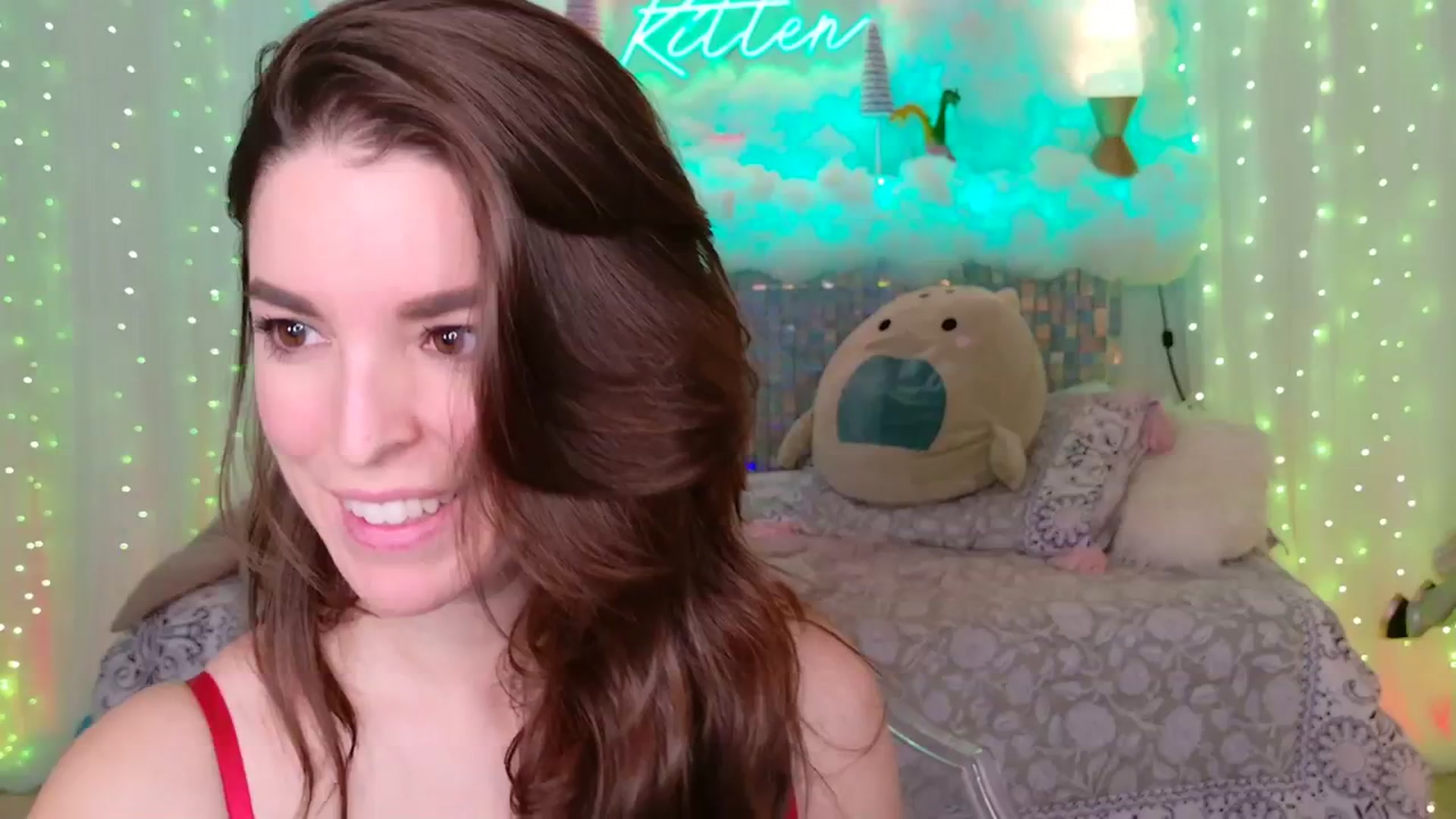 Gallery image thumbnail from ThunderKitten's myfreecams stream on, 12/19/2023, 09:44 image 17 of 20