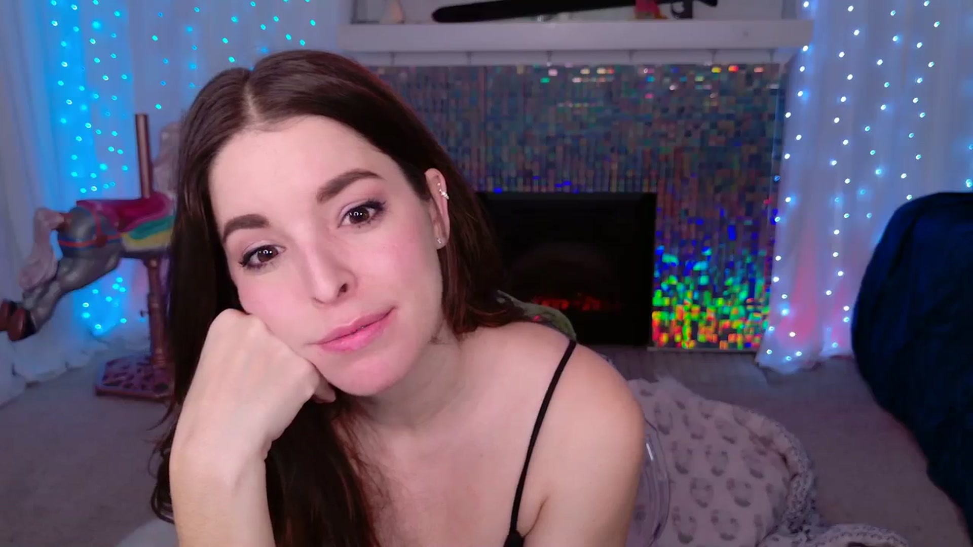 Gallery image thumbnail from ThunderKitten's myfreecams stream on, 01/27/2024, 07:43 image 17 of 20