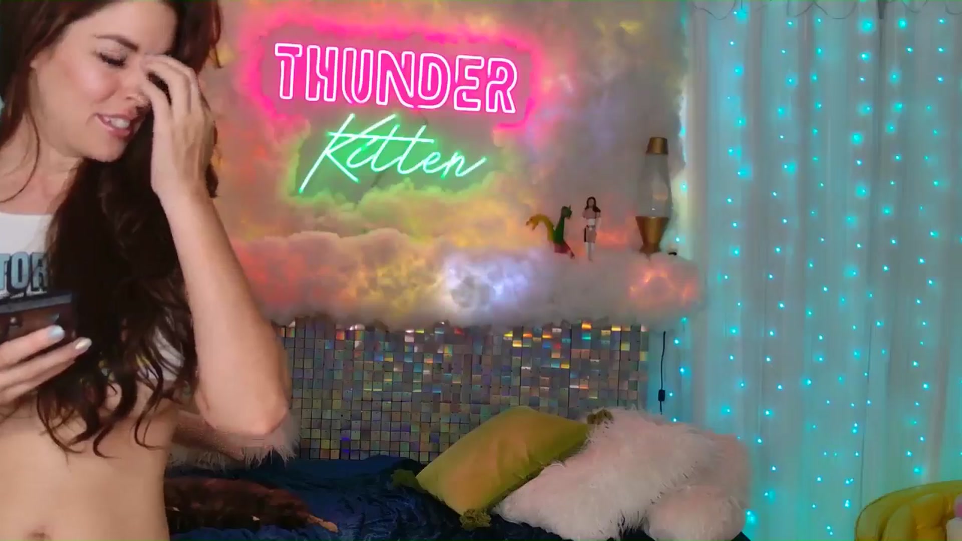 Gallery image thumbnail from ThunderKitten's myfreecams stream on, 06/27/2024, 07:34 image 11 of 20