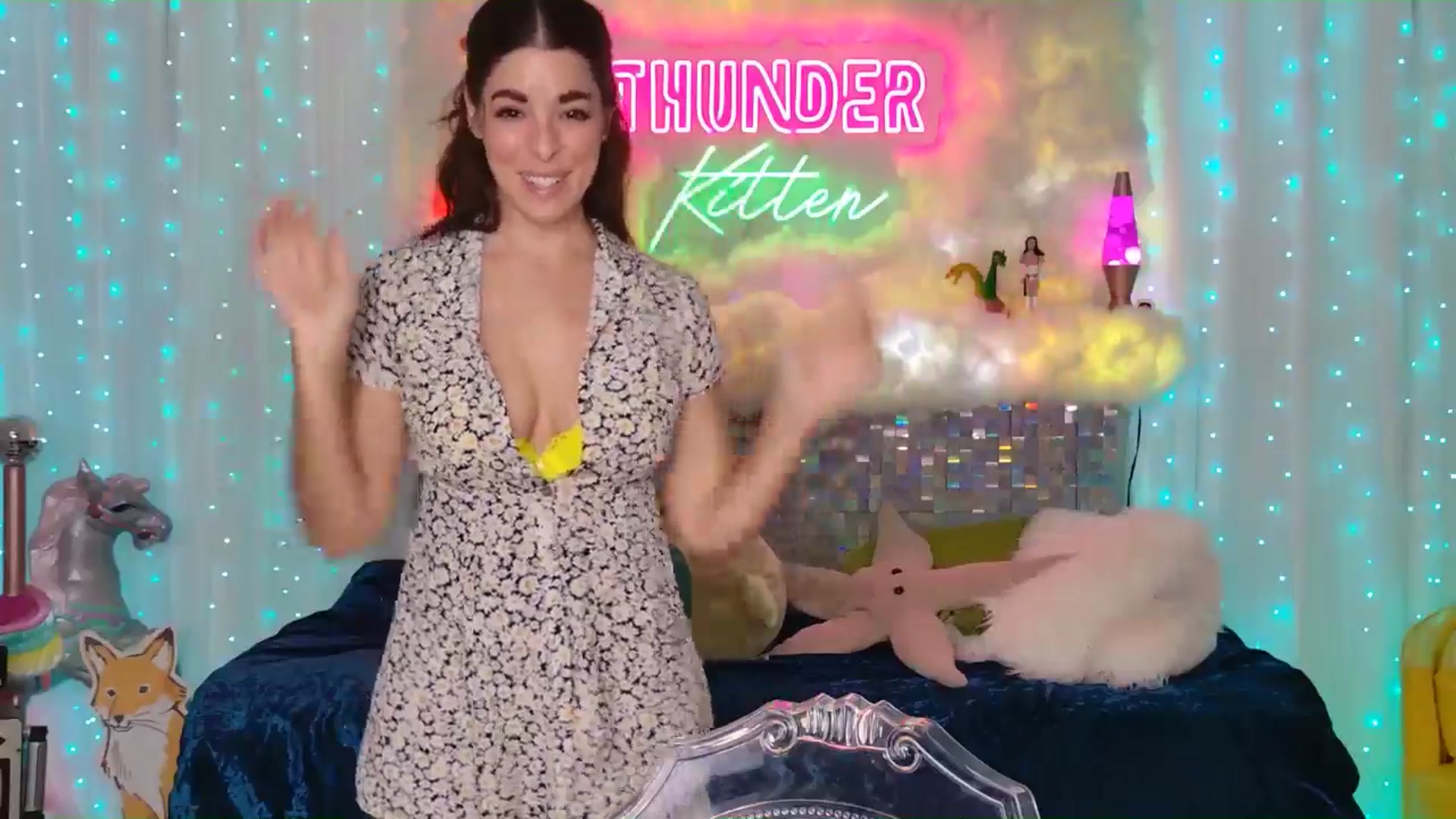Gallery image thumbnail from ThunderKitten's myfreecams stream on, 07/25/2024, 10:16 image 8 of 20