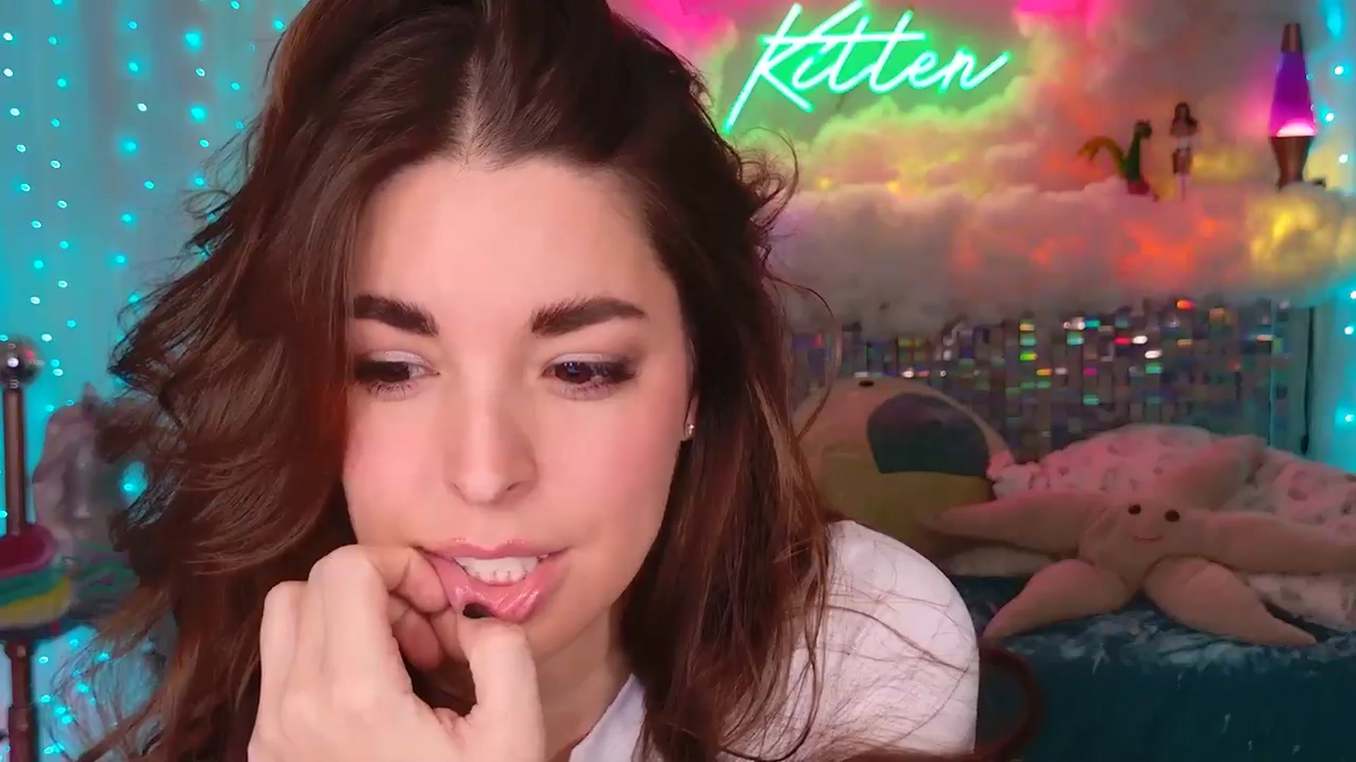 Gallery image thumbnail from ThunderKitten's myfreecams stream on, 11/12/2024, 07:39 image 14 of 20