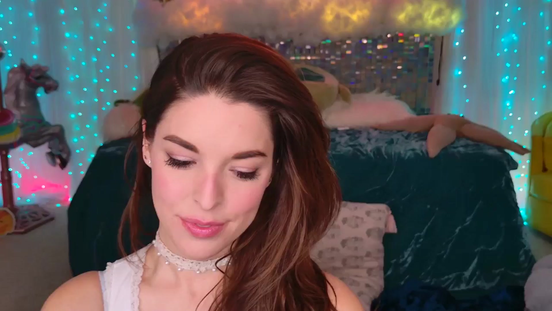 Gallery image thumbnail from ThunderKitten's myfreecams stream on, 12/05/2024, 07:00 image 6 of 20