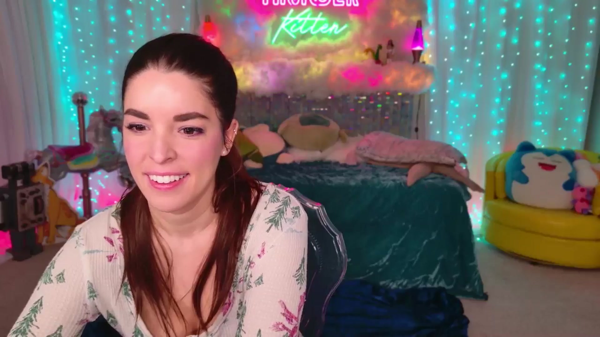 Gallery image thumbnail from ThunderKitten's myfreecams stream on, 12/10/2024, 06:24 image 6 of 20