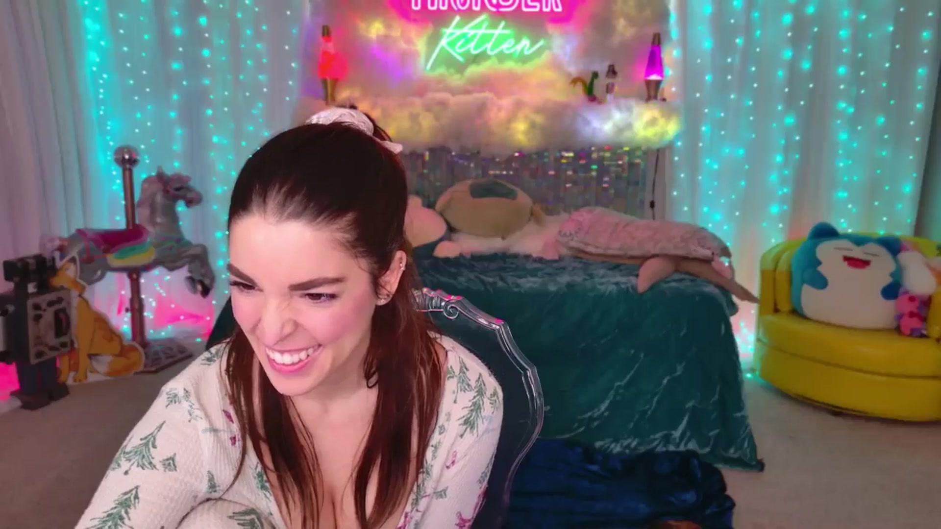 Gallery image thumbnail from ThunderKitten's myfreecams stream on, 12/10/2024, 06:24 image 17 of 20