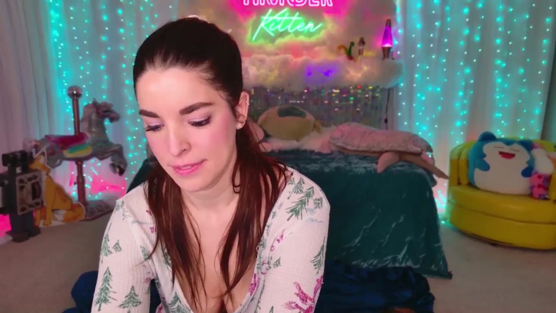 Gallery image thumbnail from ThunderKitten's myfreecams stream on, 12/10/2024, 06:24 image 10 of 20
