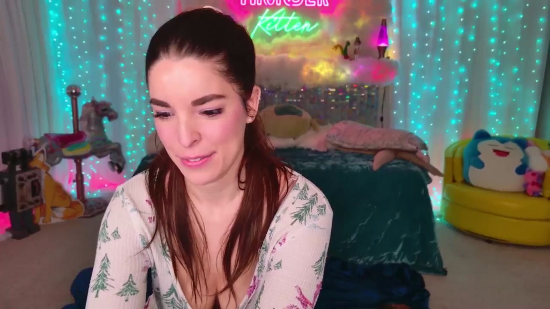 Gallery image thumbnail from ThunderKitten's myfreecams stream on, 12/10/2024, 06:24 image 12 of 20