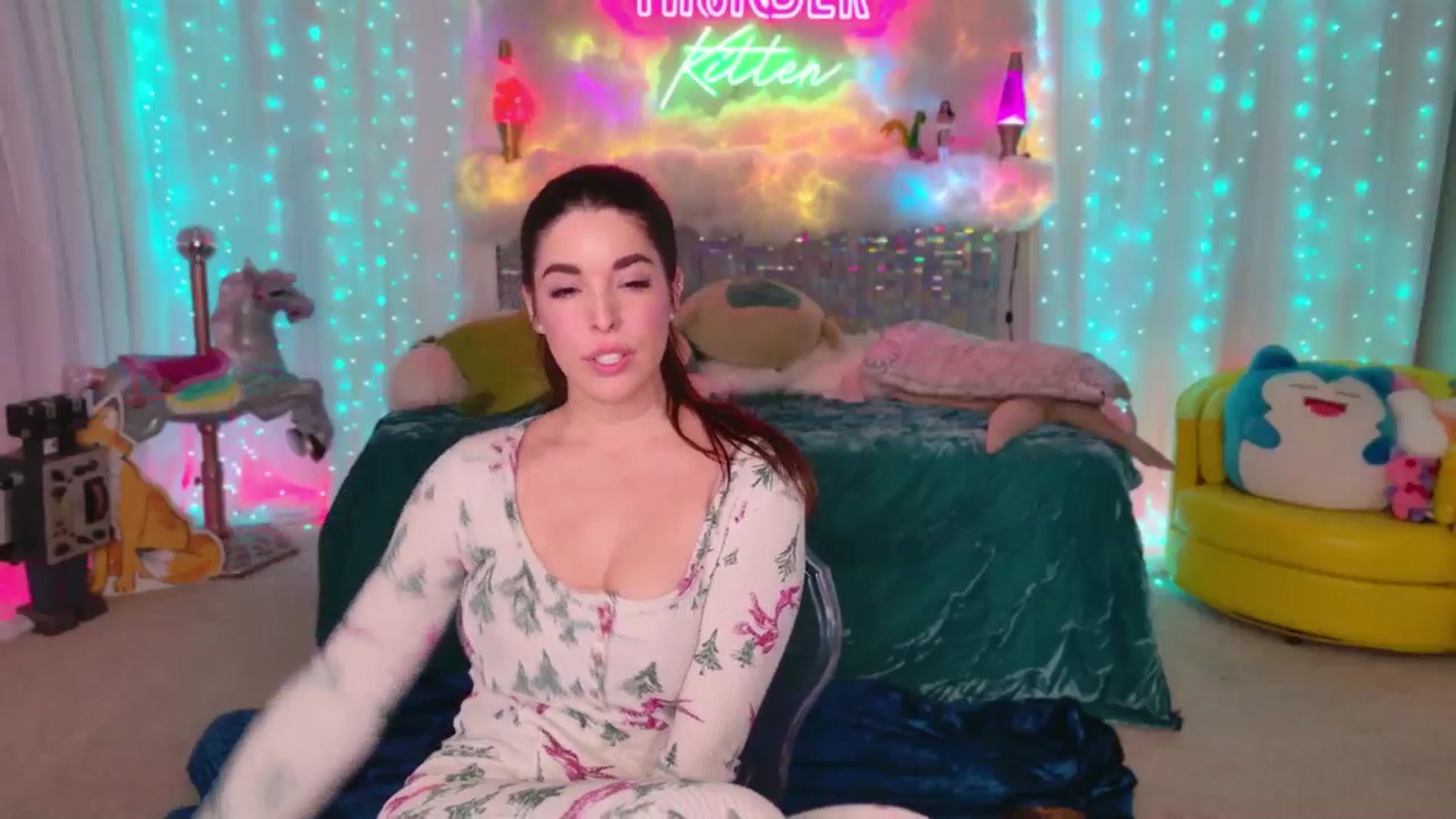 Gallery image thumbnail from ThunderKitten's myfreecams stream on, 12/10/2024, 06:24 image 20 of 20