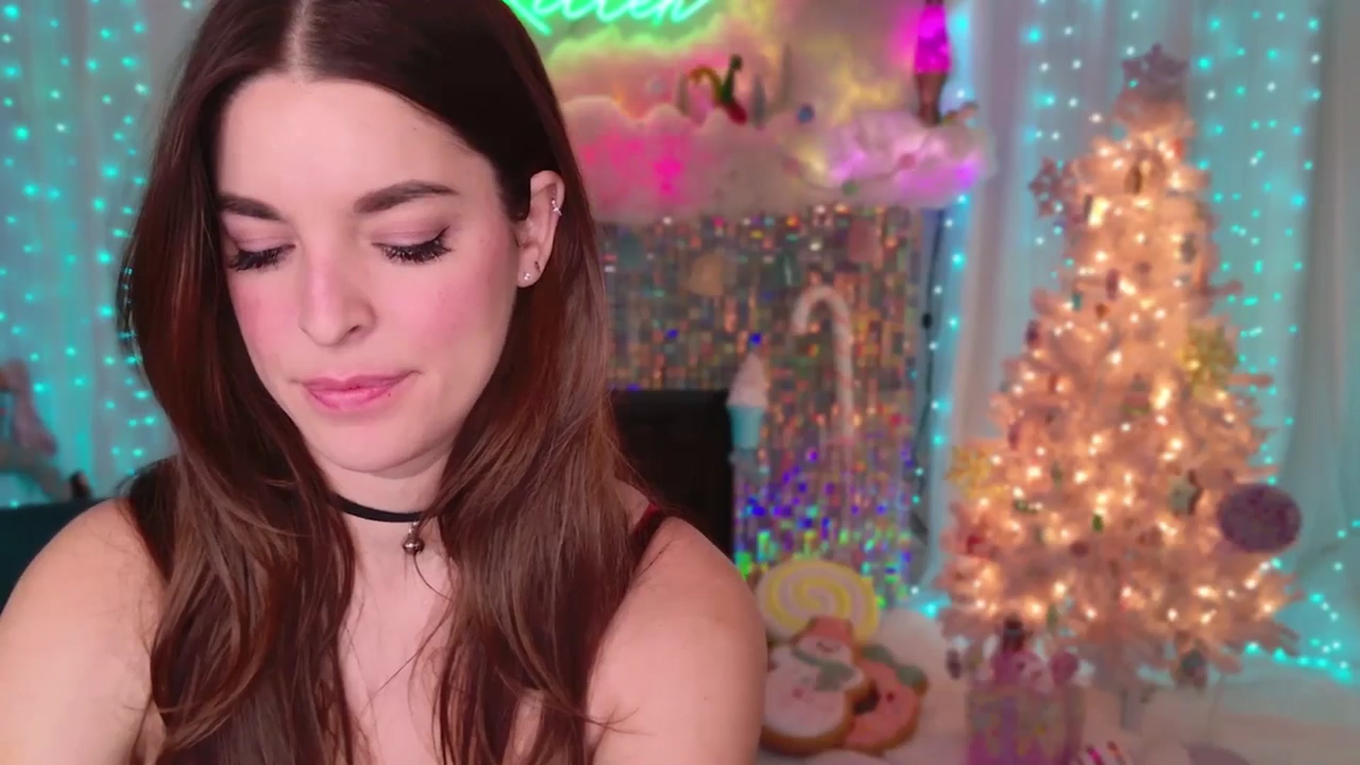 Gallery image thumbnail from ThunderKitten's myfreecams stream on, 12/29/2024, 10:07 image 12 of 20