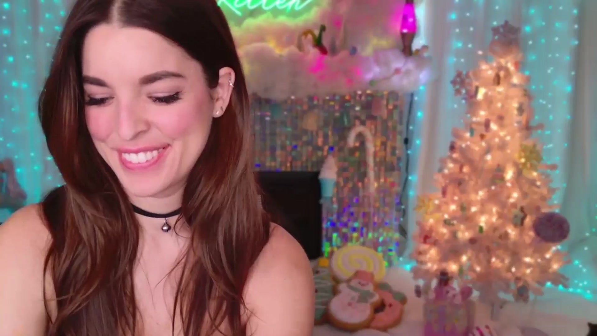 Gallery image thumbnail from ThunderKitten's myfreecams stream on, 12/29/2024, 10:07 image 10 of 20
