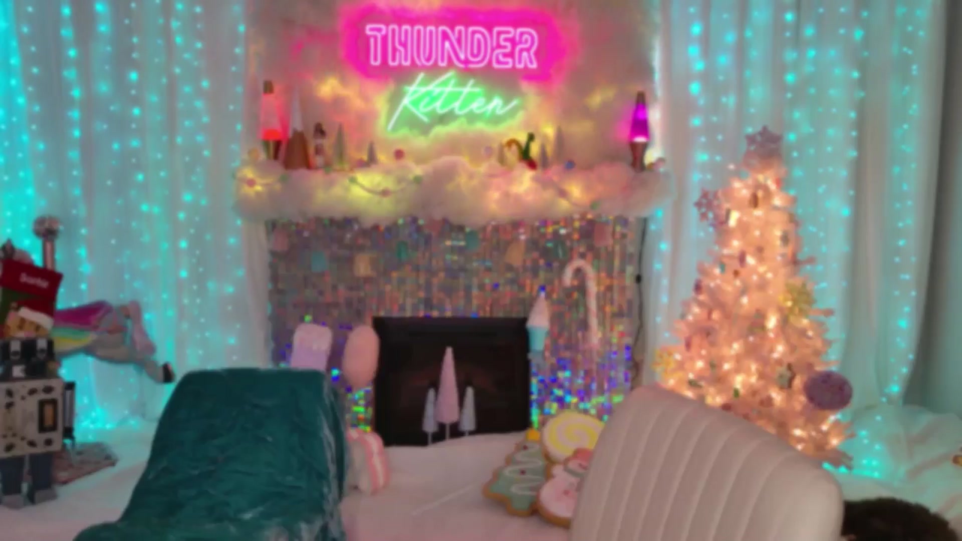 Gallery image thumbnail from ThunderKitten's myfreecams stream on, 12/31/2024, 08:20 image 11 of 20