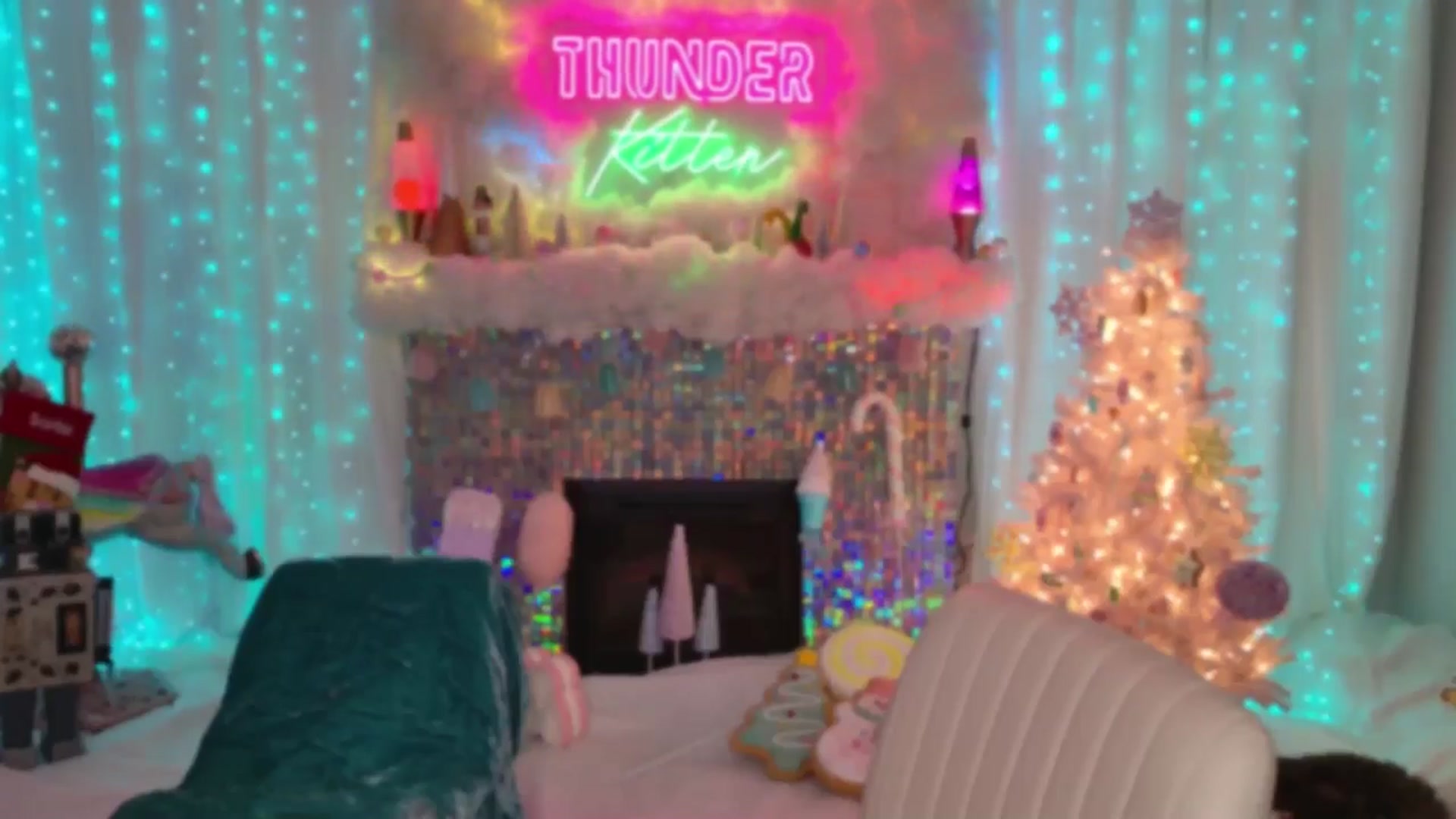 Gallery image thumbnail from ThunderKitten's myfreecams stream on, 12/31/2024, 08:20 image 10 of 20