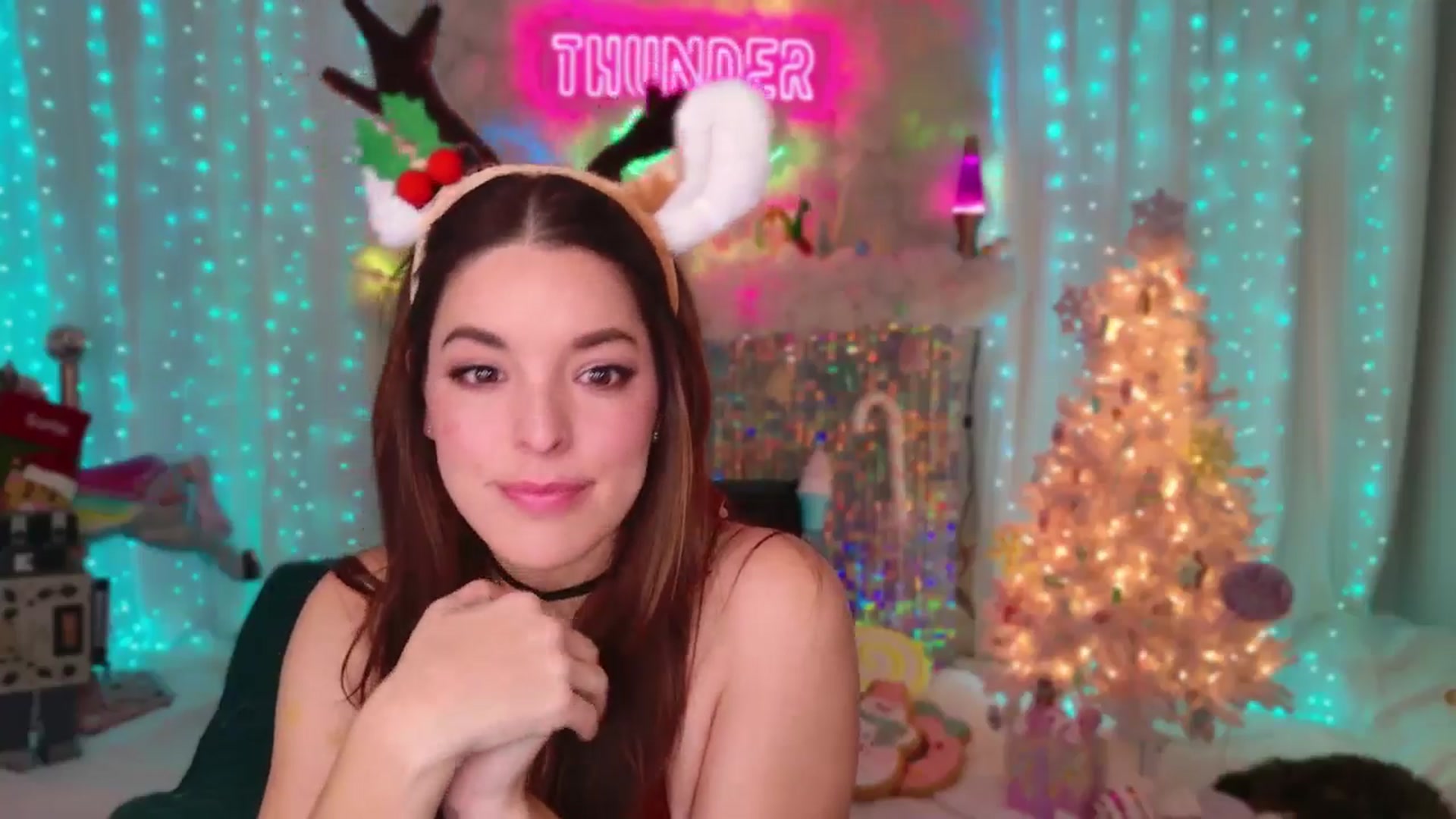 Gallery image thumbnail from ThunderKitten's myfreecams stream on, 12/31/2024, 08:20 image 4 of 20