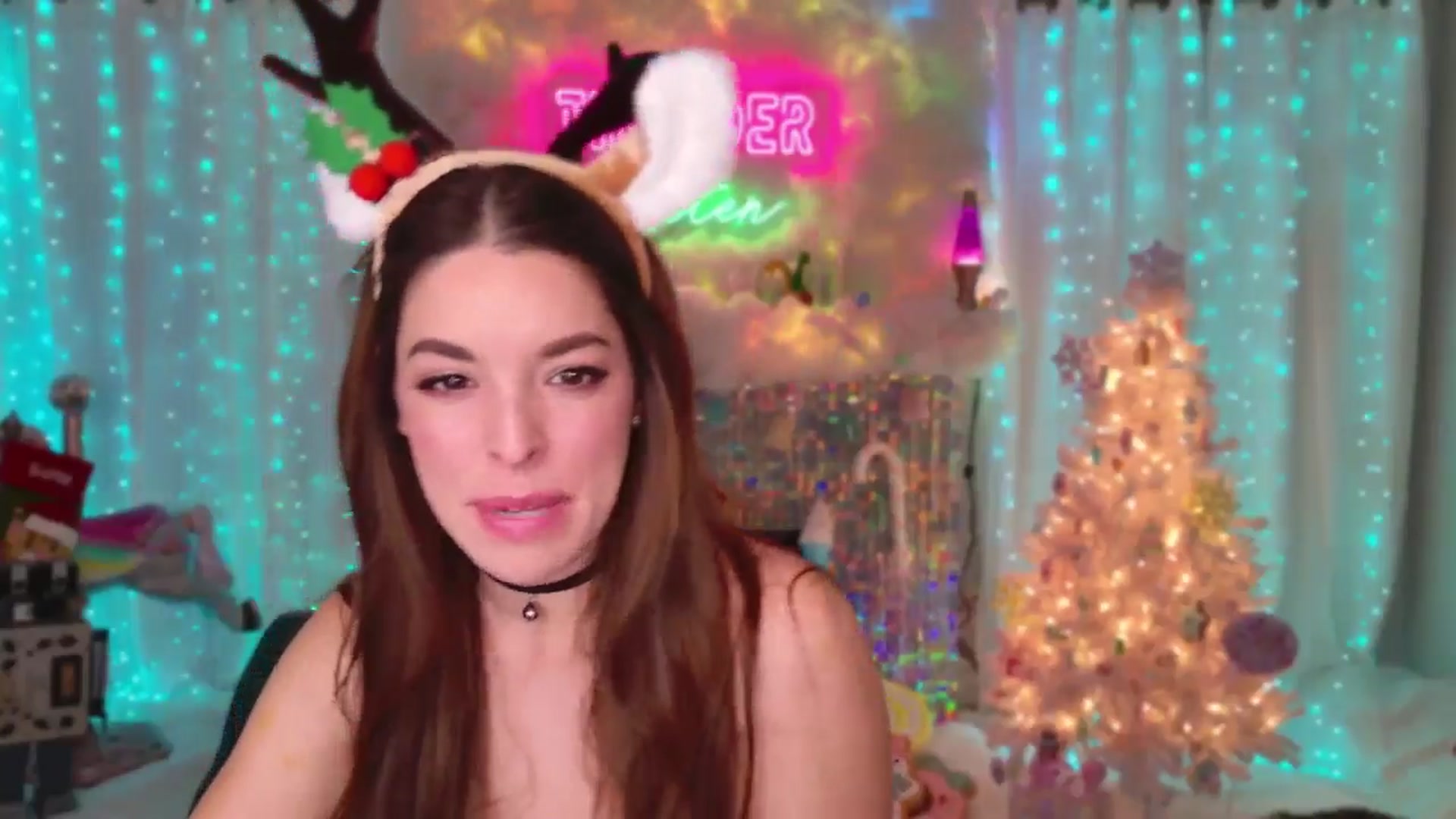 Gallery image thumbnail from ThunderKitten's myfreecams stream on, 12/31/2024, 08:20 image 2 of 20