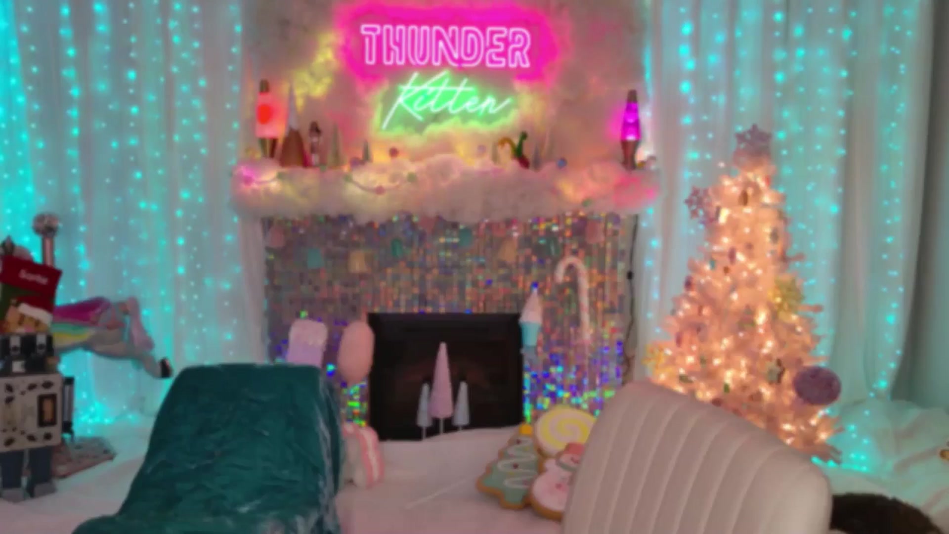 Gallery image thumbnail from ThunderKitten's myfreecams stream on, 12/31/2024, 08:20 image 15 of 20