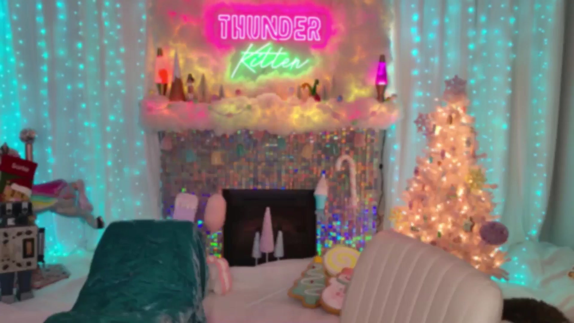 Gallery image thumbnail from ThunderKitten's myfreecams stream on, 12/31/2024, 08:20 image 12 of 20