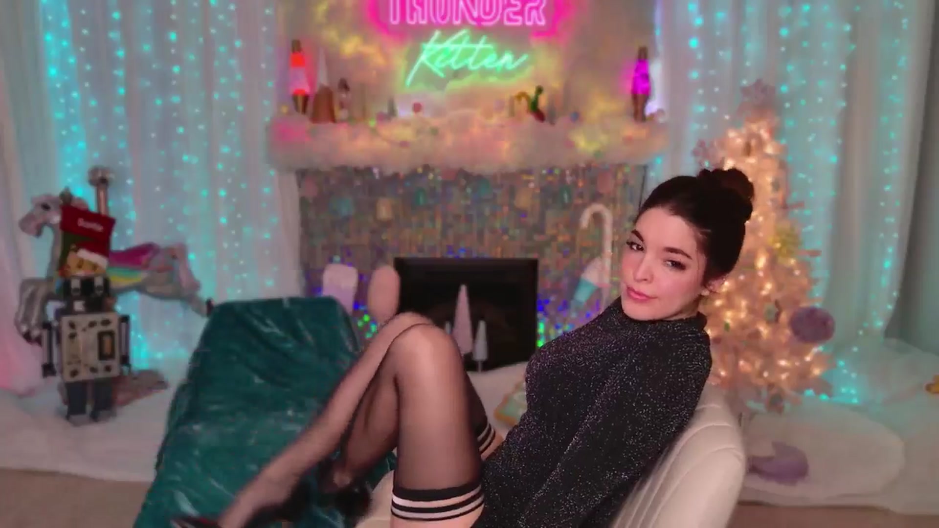 Gallery image thumbnail from ThunderKitten's myfreecams stream on, 01/02/2025, 08:50 image 12 of 20