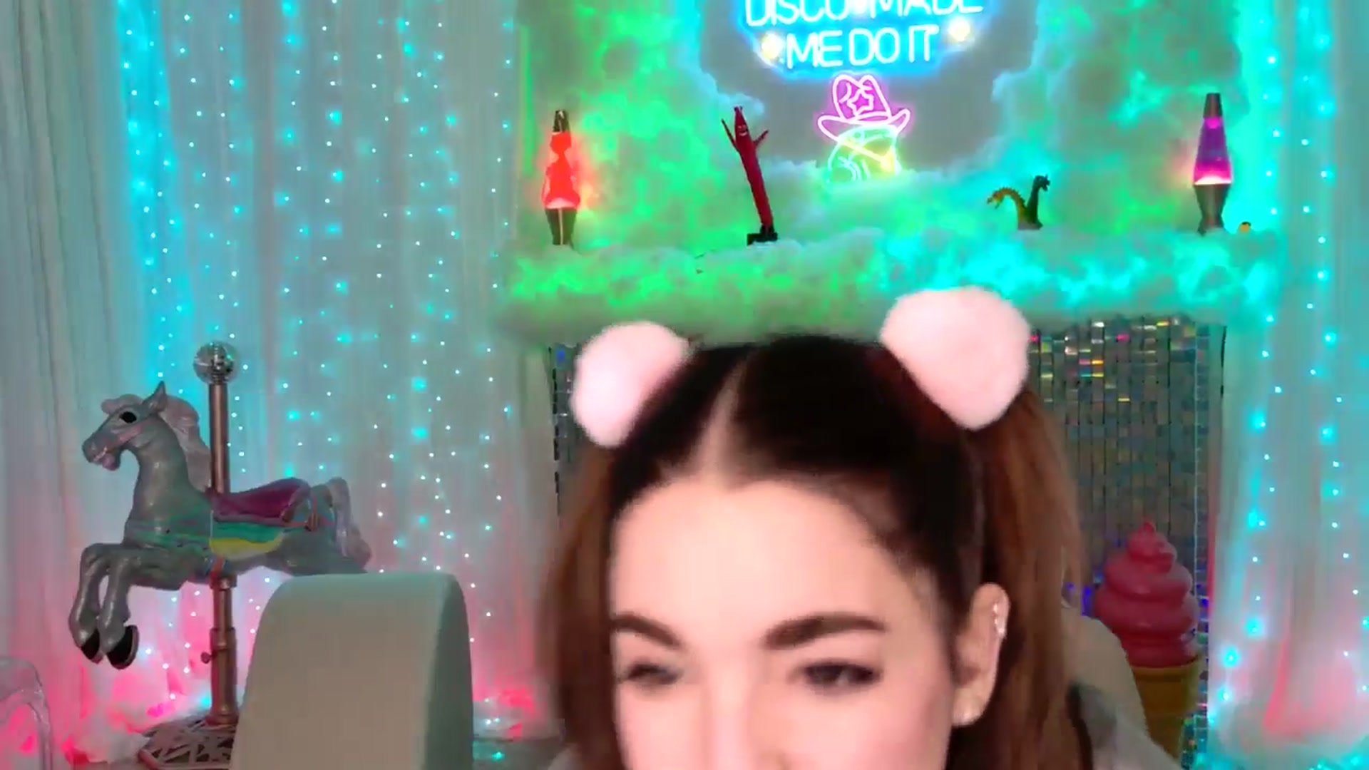 Gallery image thumbnail from ThunderKitten's myfreecams stream on, 02/08/2025, 08:54 image 4 of 20