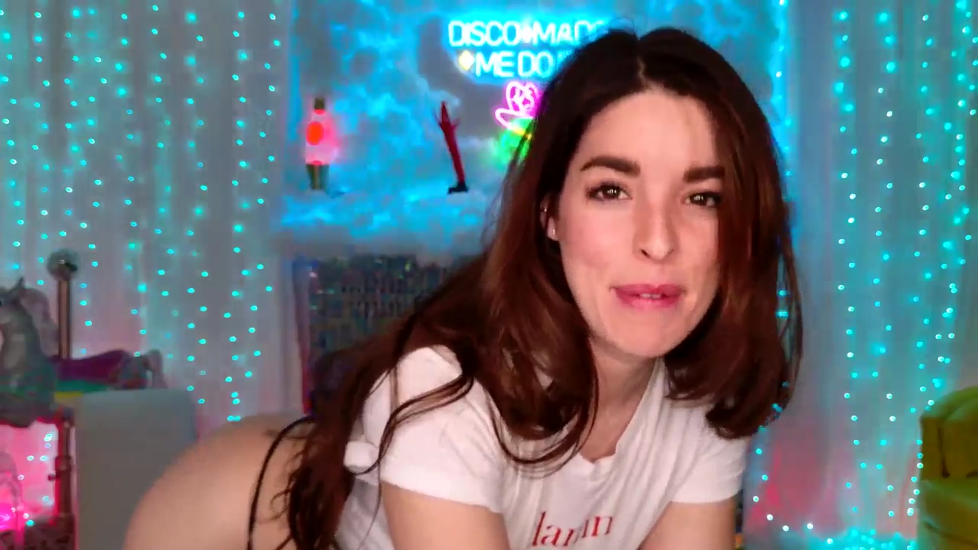 Gallery image thumbnail from ThunderKitten's myfreecams stream on, 03/01/2025, 07:17 image 6 of 20