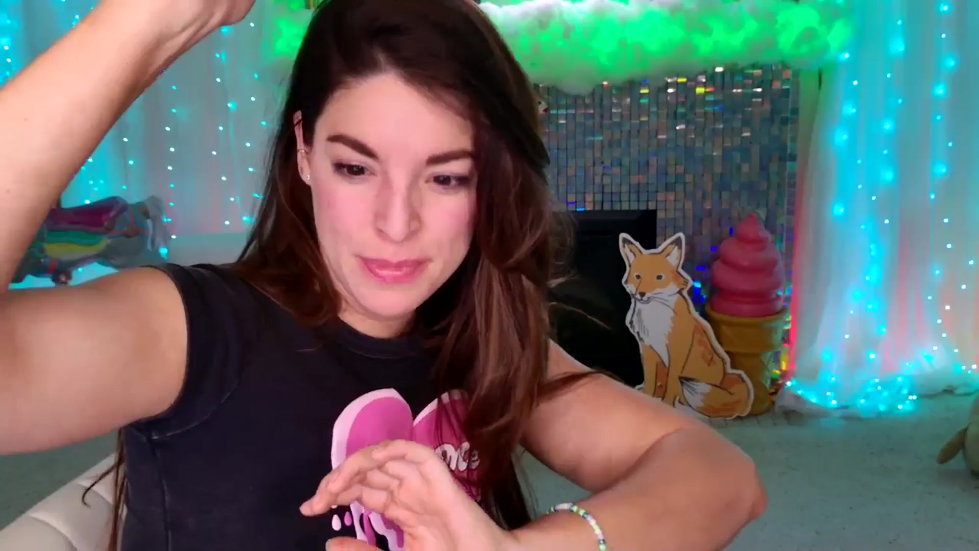 Gallery image thumbnail from ThunderKitten's myfreecams stream on, 04/24/2025, 10:28 image 10 of 20