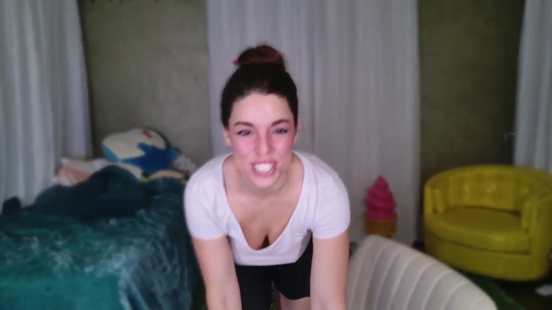 Gallery image thumbnail from ThunderKitten's myfreecams stream on, 06/03/2025, 07:44 image 10 of 20