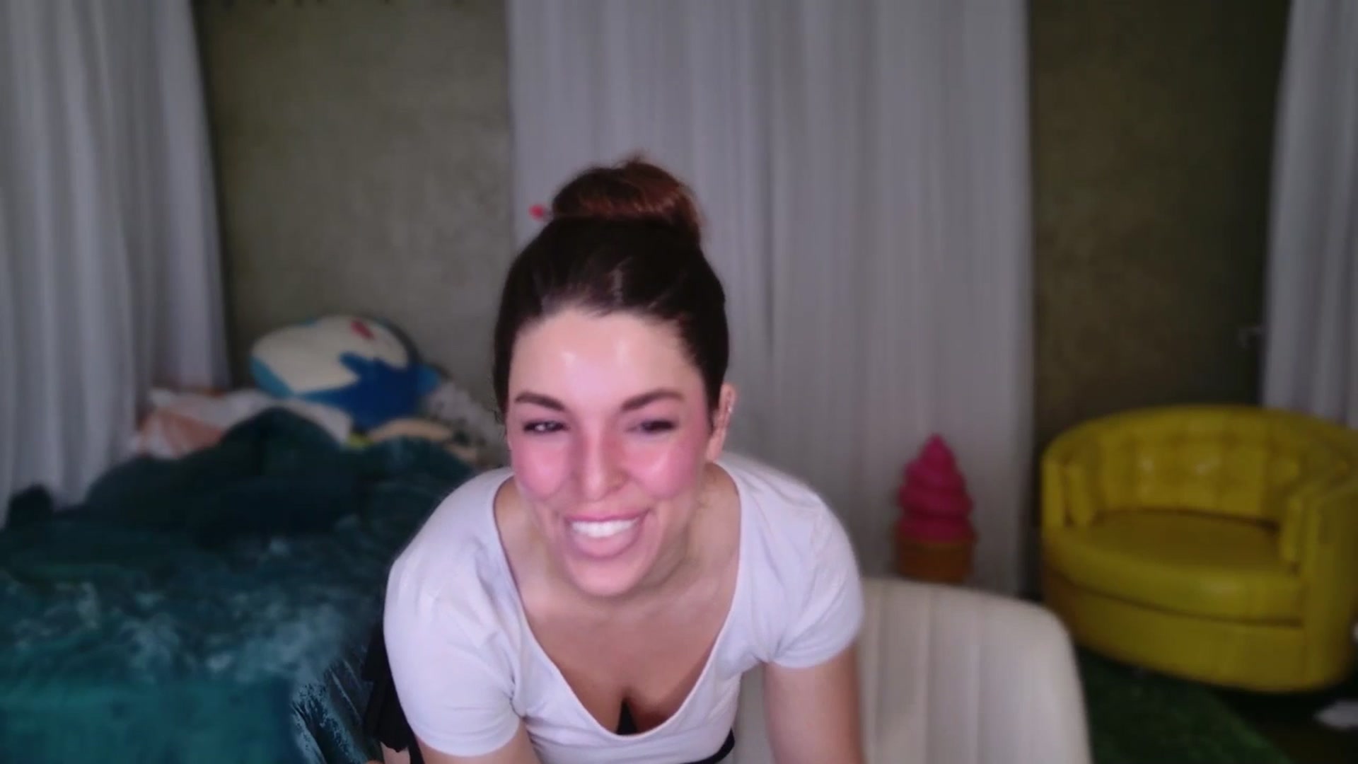 Gallery image thumbnail from ThunderKitten's myfreecams stream on, 06/03/2025, 07:44 image 9 of 20
