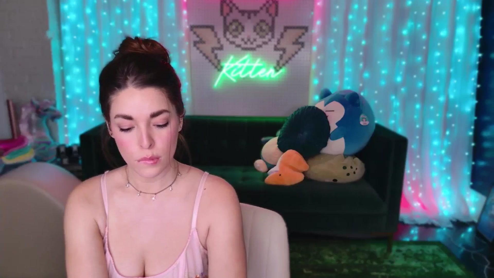 Gallery image thumbnail from ThunderKitten's myfreecams stream on, 08/05/2025, 09:35 image 17 of 20