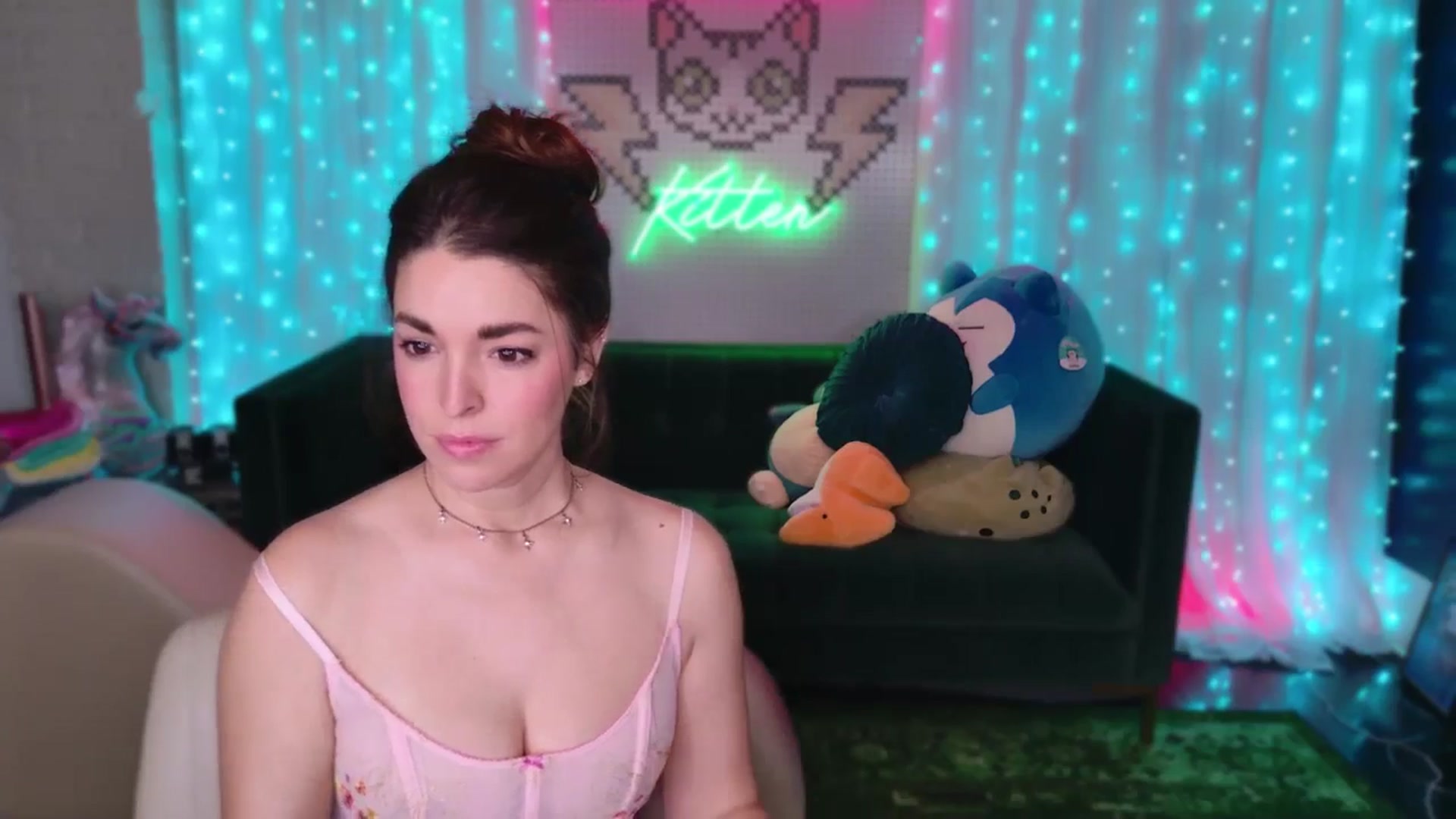 Gallery image thumbnail from ThunderKitten's myfreecams stream on, 08/05/2025, 09:35 image 9 of 20