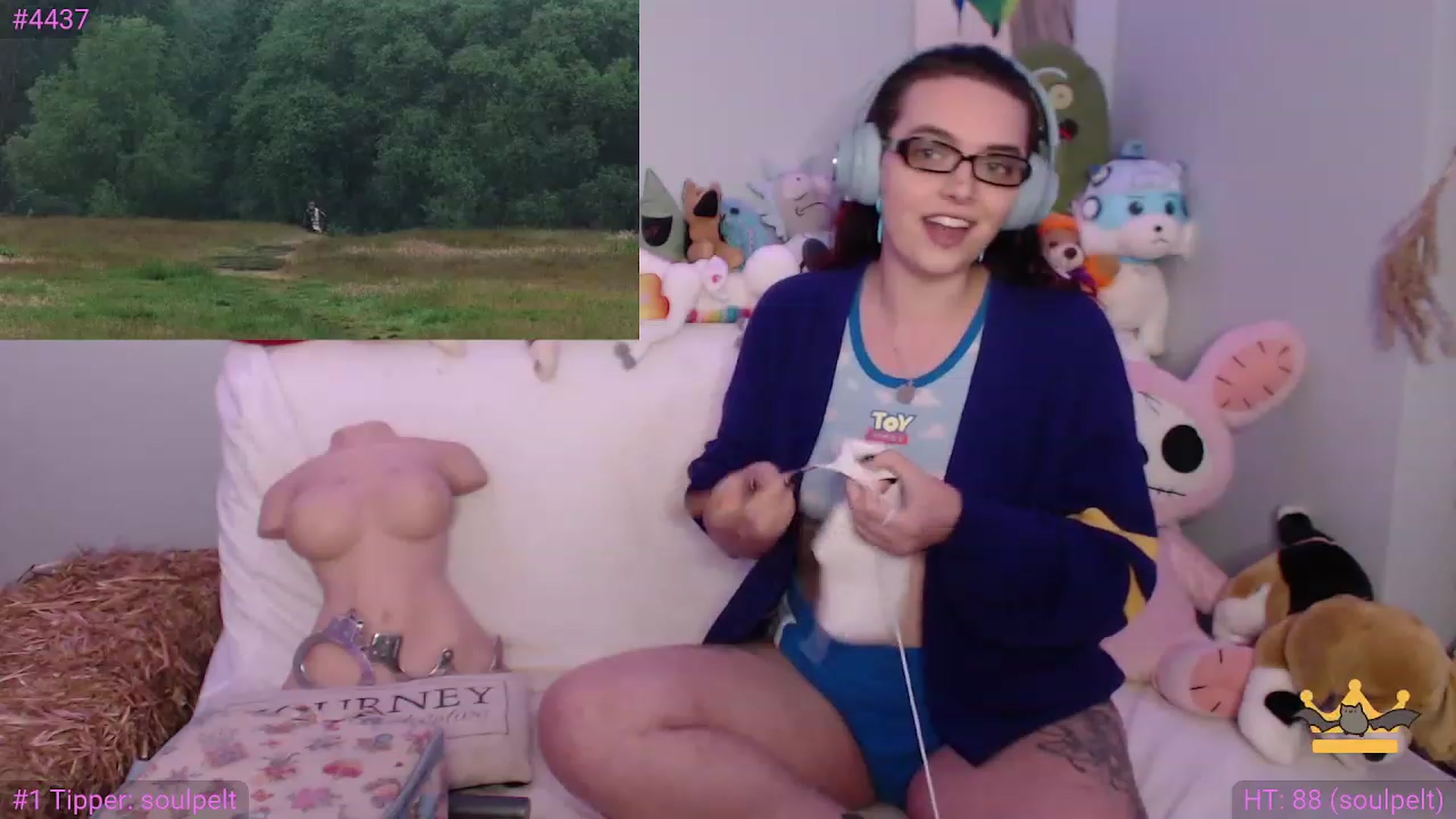 Gallery image thumbnail from TiaBeanie's myfreecams stream on, 11/23/2022, 24:01 image 13 of 20