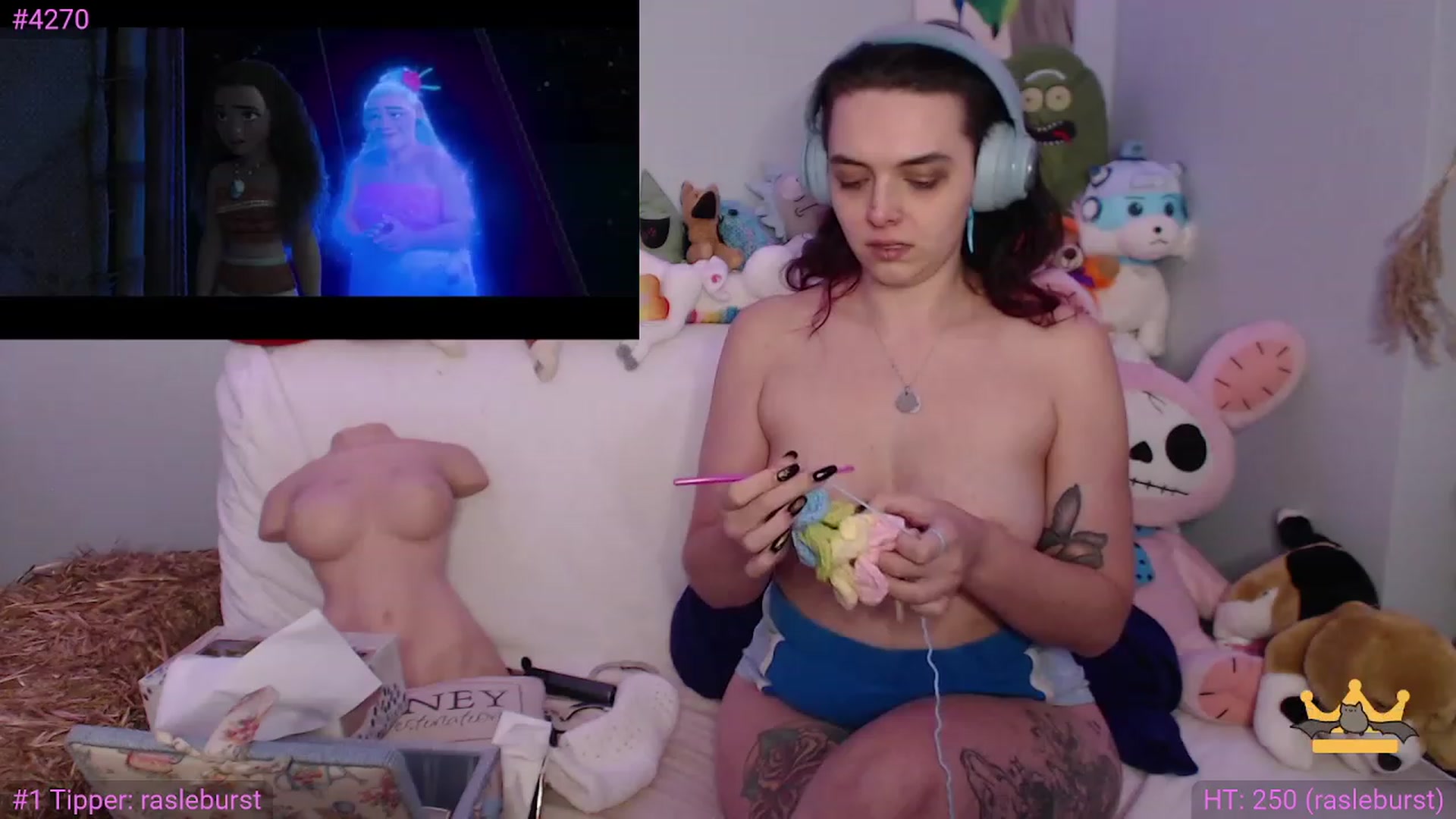 Gallery image thumbnail from TiaBeanie's myfreecams stream on, 11/23/2022, 02:17 image 18 of 20