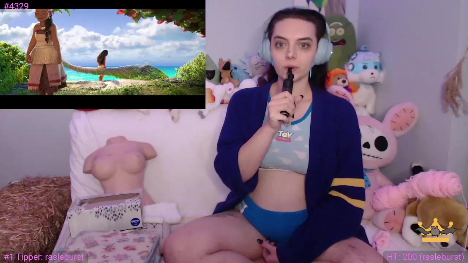 Gallery image thumbnail from TiaBeanie's myfreecams stream on, 11/23/2022, 02:17 image 6 of 20