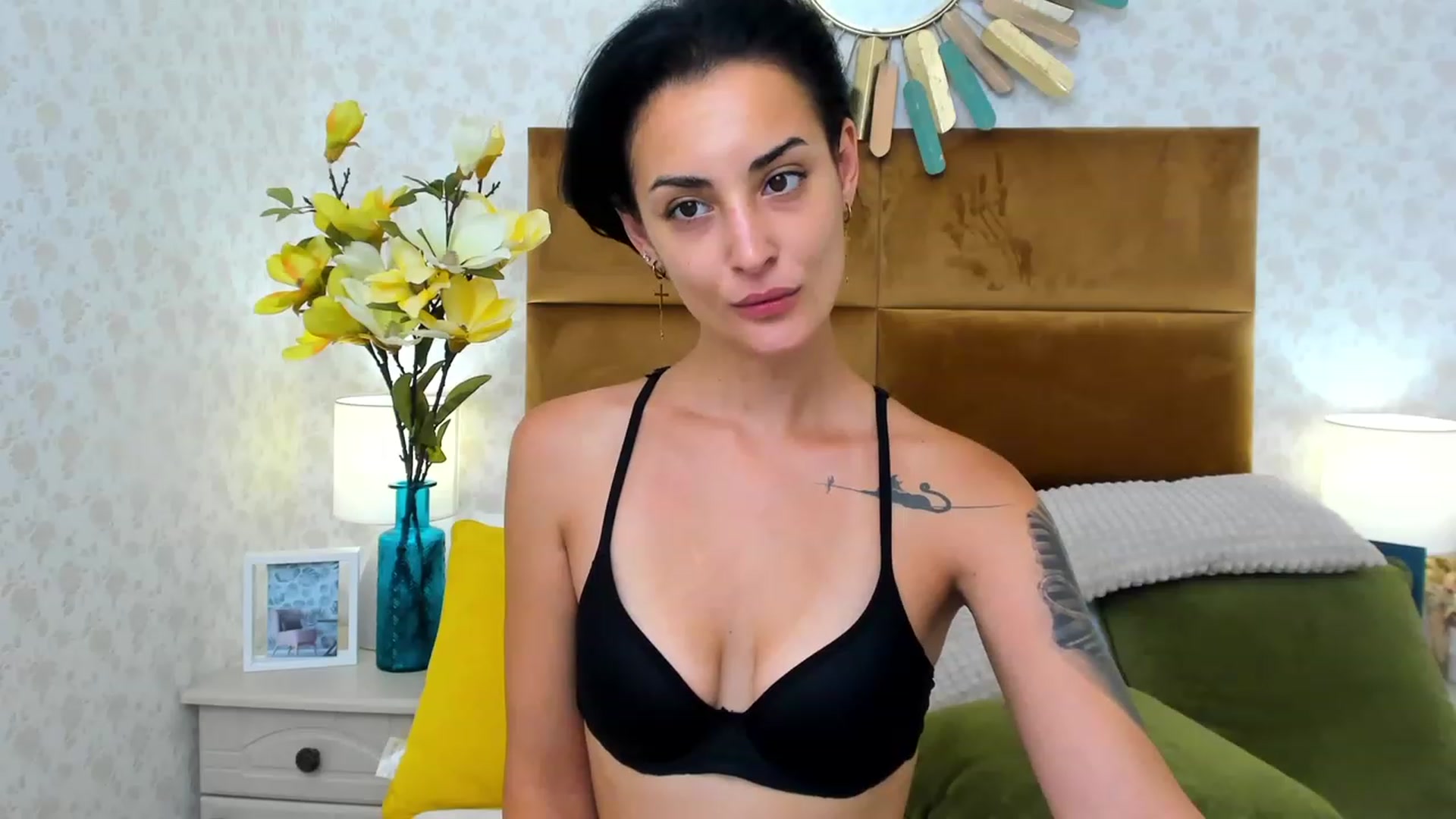 Gallery image thumbnail from TiaChi's myfreecams stream on, 07/28/2023, 18:36 image 10 of 20