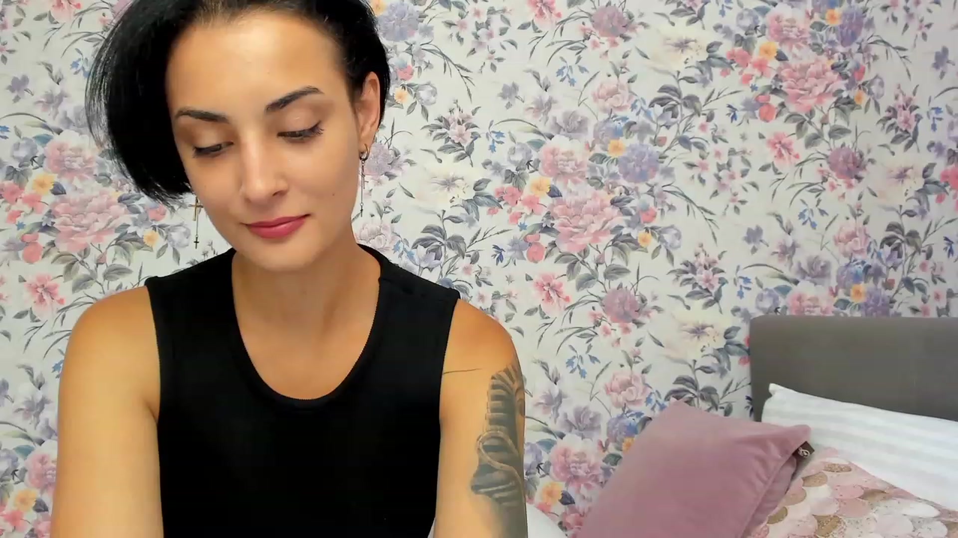 Gallery image thumbnail from TiaChi's myfreecams stream on, 07/29/2023, 12:28 image 12 of 20